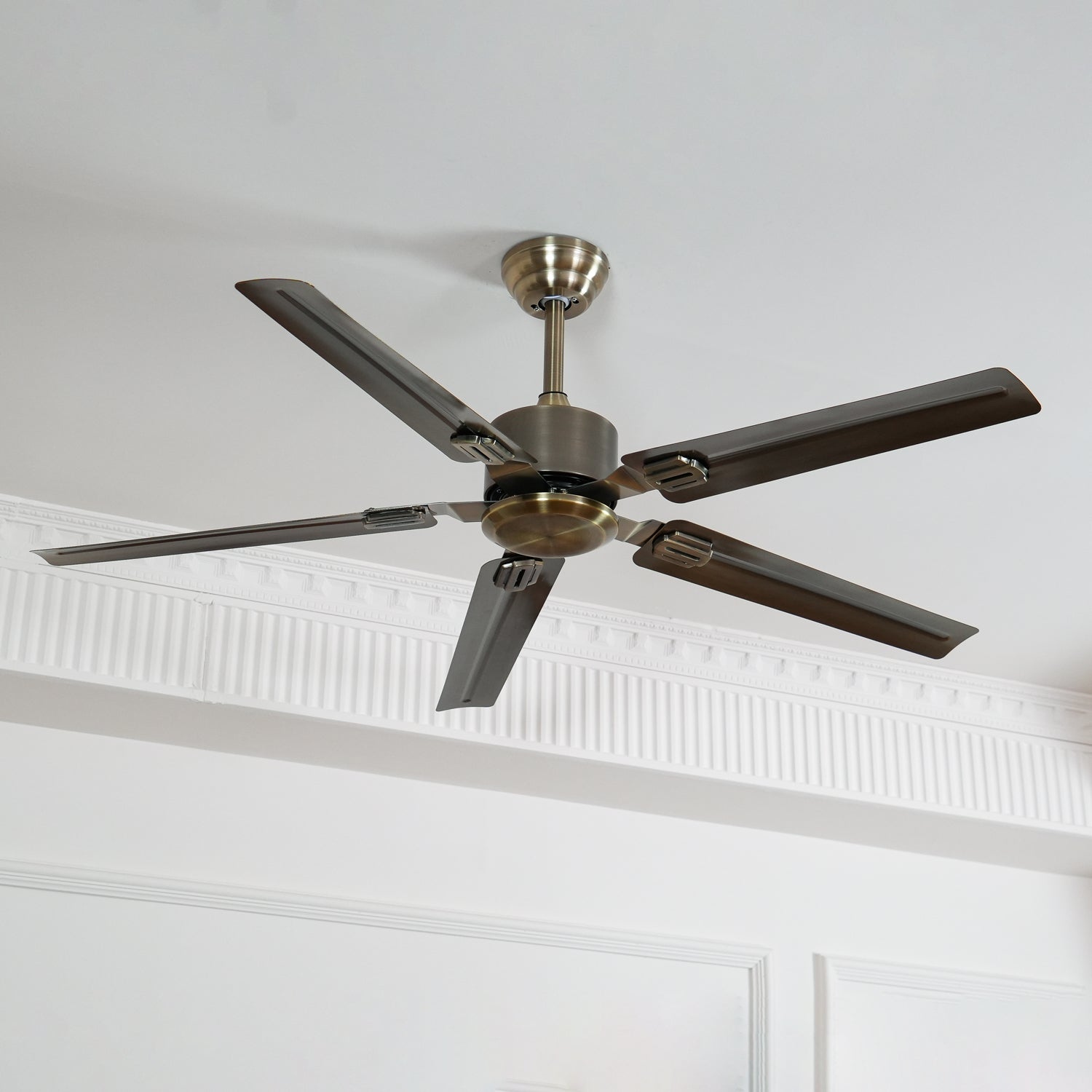 Ventilador de Techo Premium Vosolara, mostrando las dimensiones generales