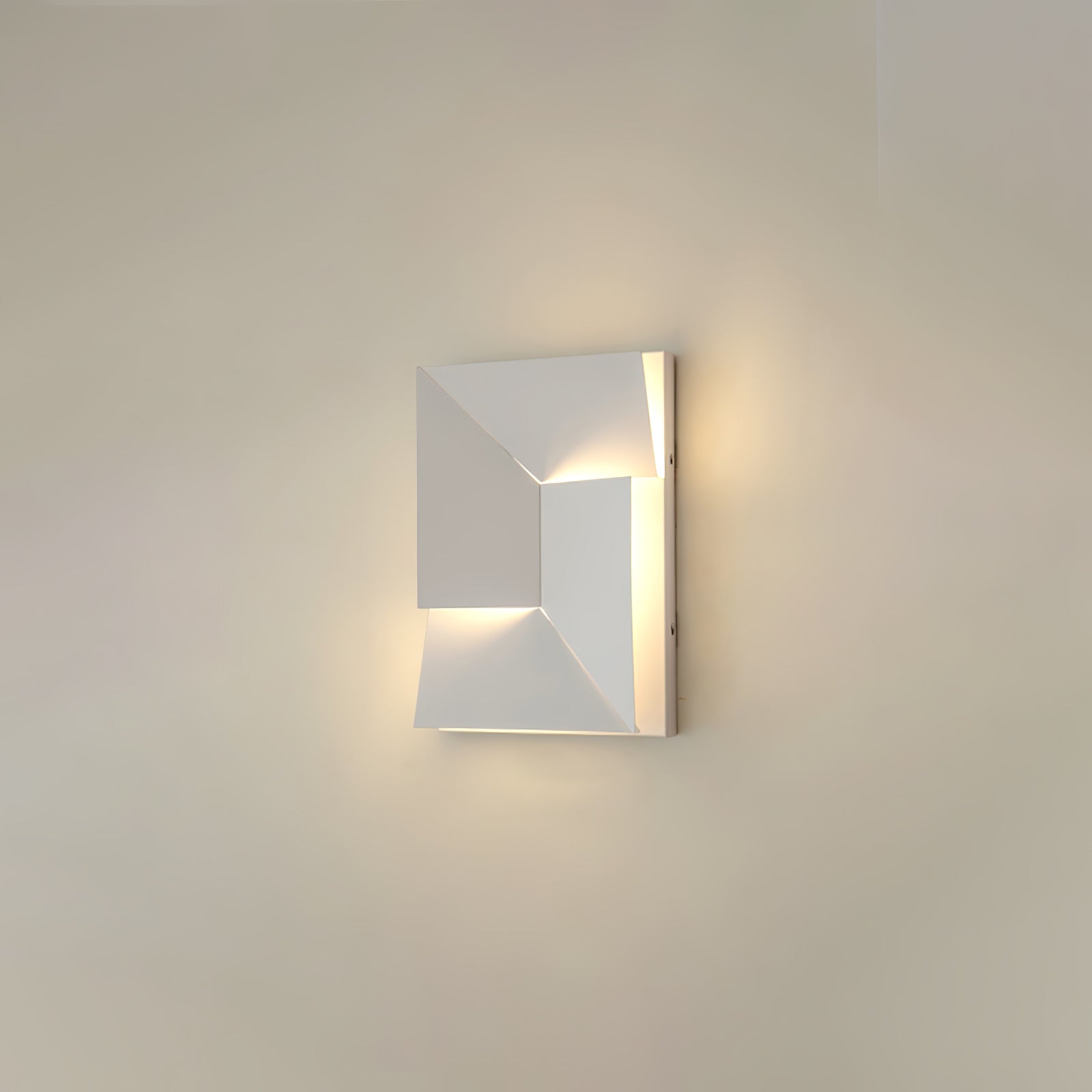 Shadows Grand Sconce - Letslighting
