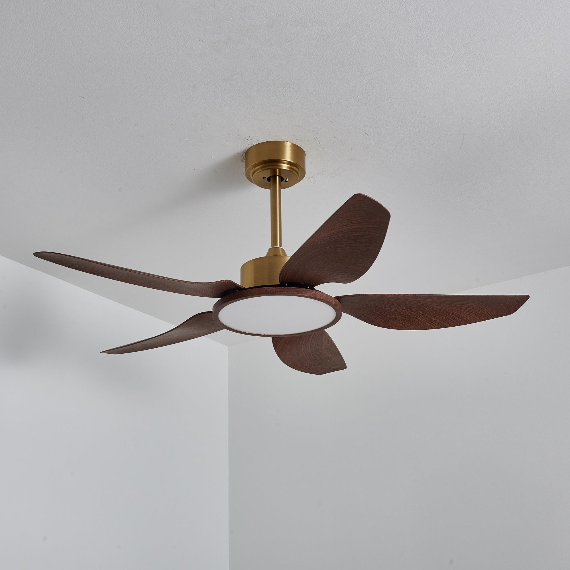 Ventilador de Techo Aurelia Moderno de Madera y Latón con Luz