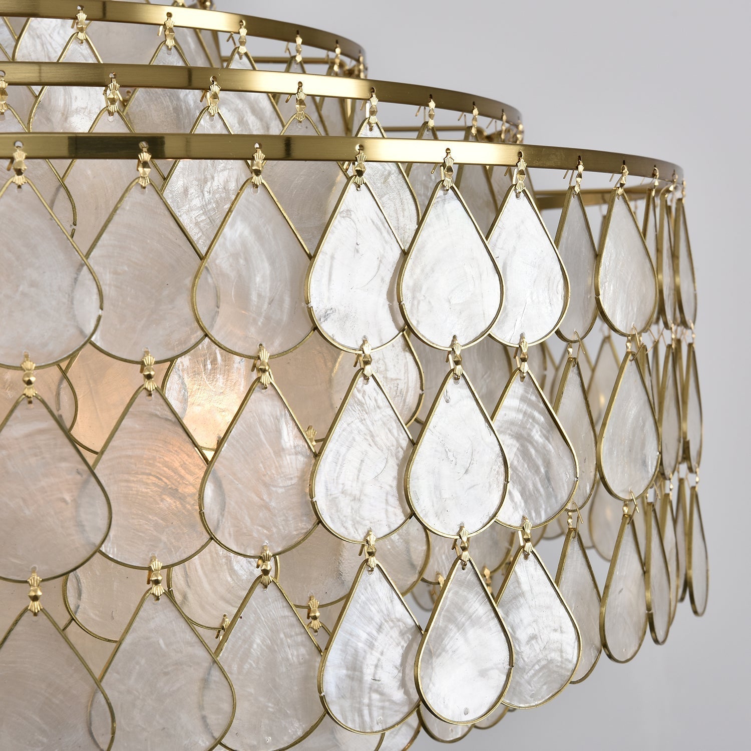 Teardrops Shell Chandelier - Letslighting