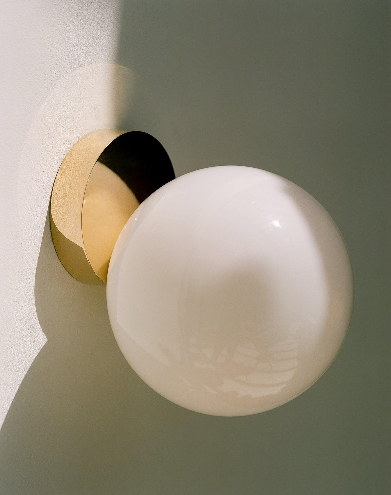 Tip of The Tongue Wall Lamp - Letslighting