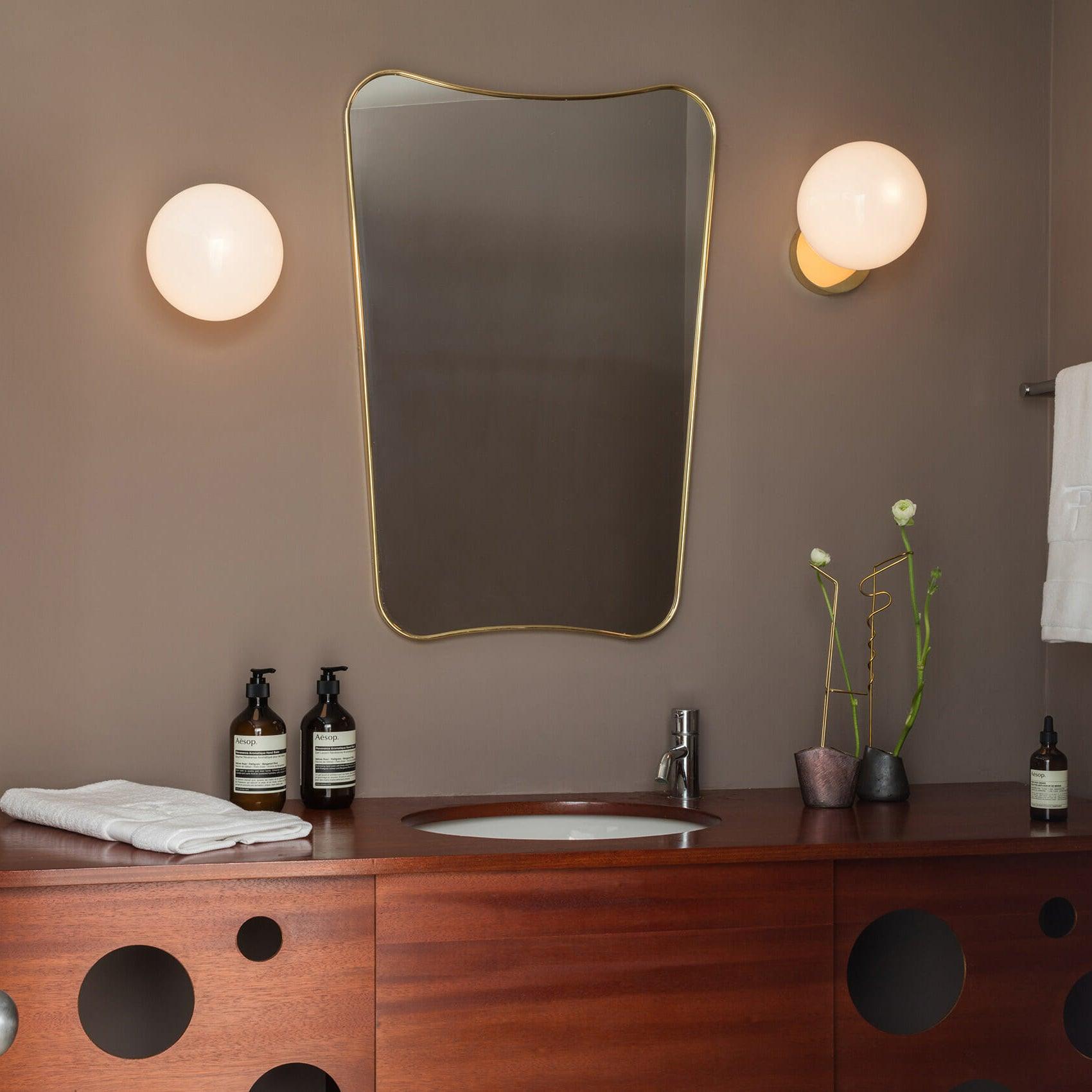 Tip of The Tongue Wall Lamp - Letslighting