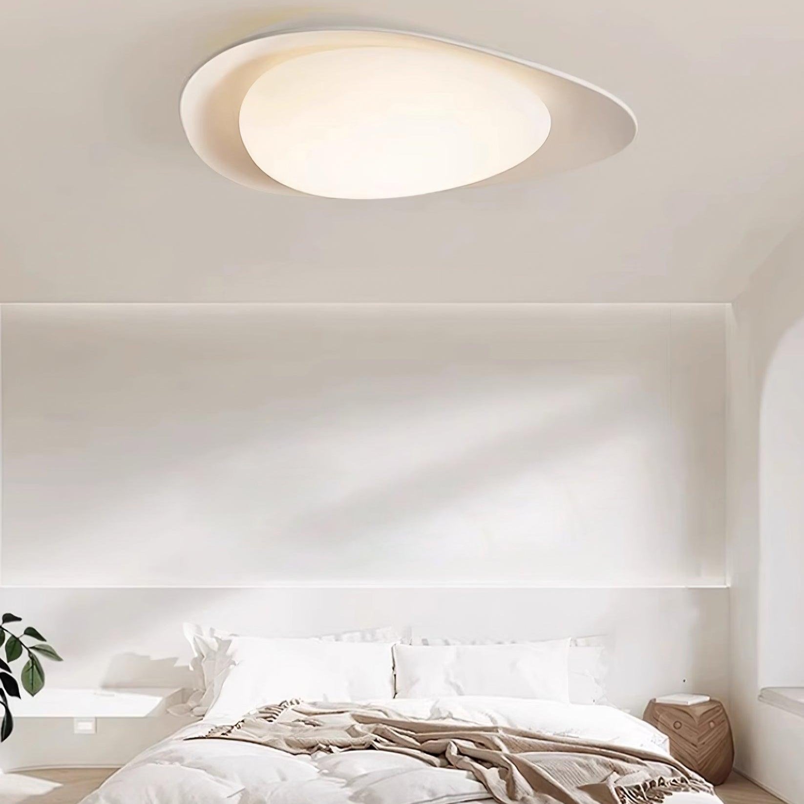 Aria Lámpara de Techo con Forma de Guijarro en Verde y Beige