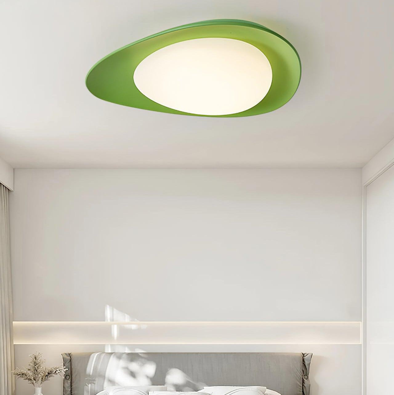 Aria Lámpara de Techo con Forma de Guijarro en Verde y Beige