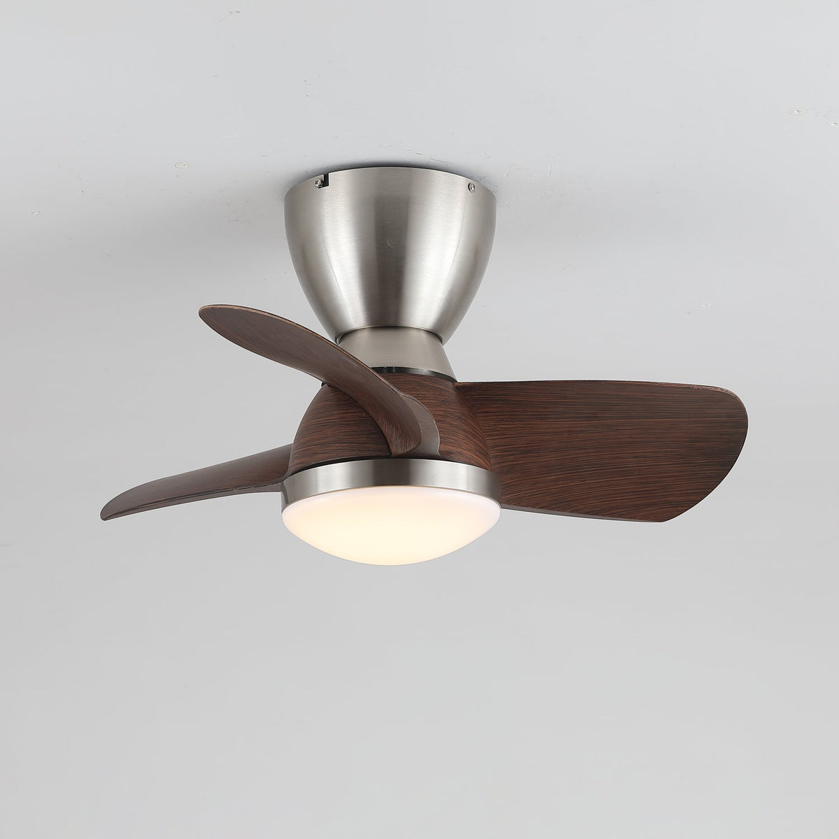 Ventilador de Techo Elora Minimalista de Latón y Madera con Luz