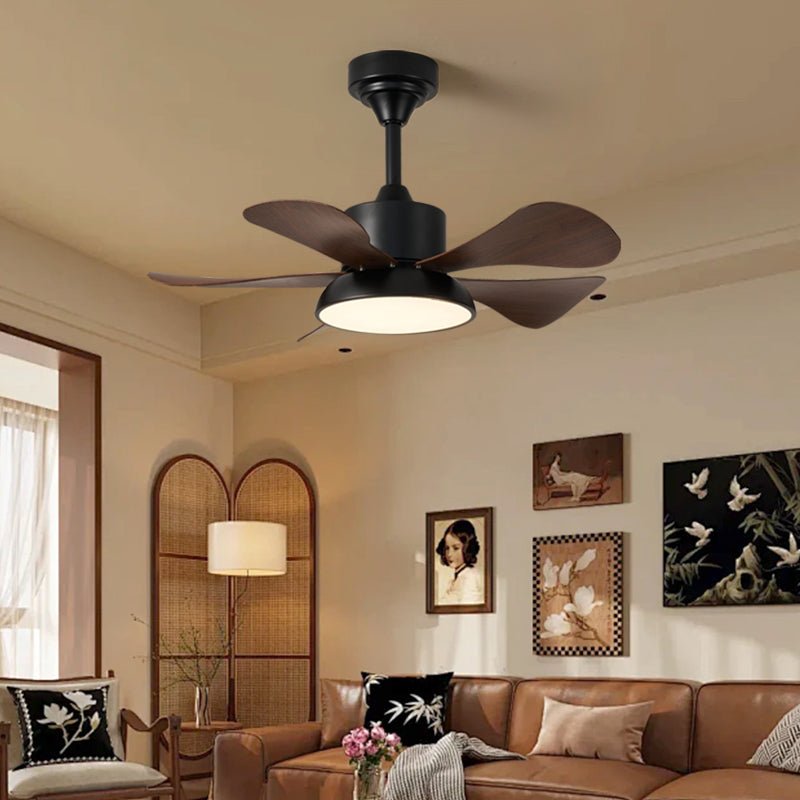 Ventilador de Techo Archer con luz, primer plano del acabado negro