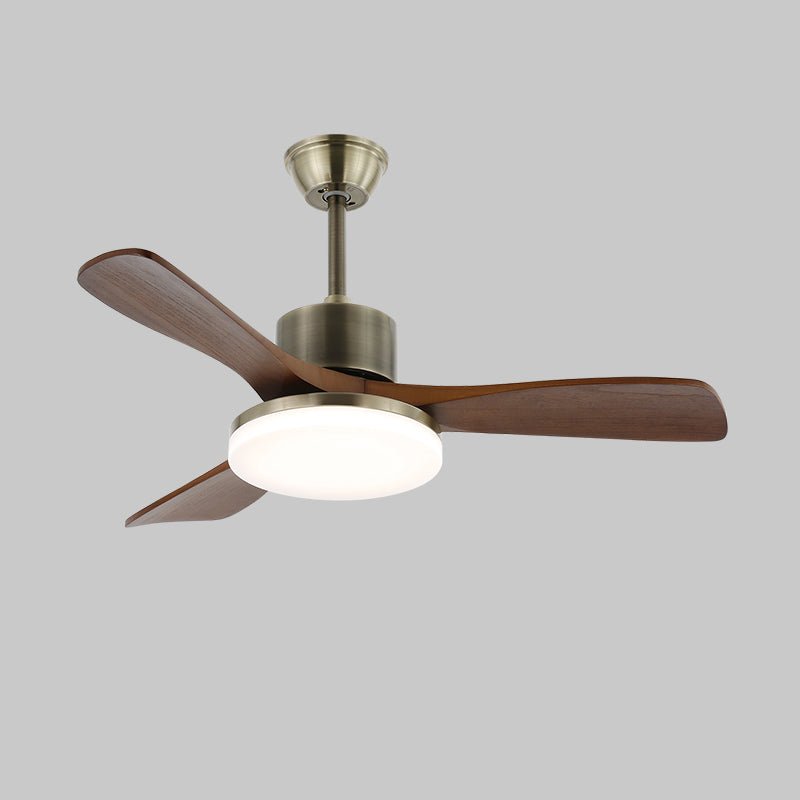 Ventilador Ventio con luz mostrando su diseño minimalista.