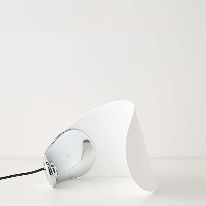 Aria Moderna Diseño Luna Metal Lámpara de Mesa Dorada