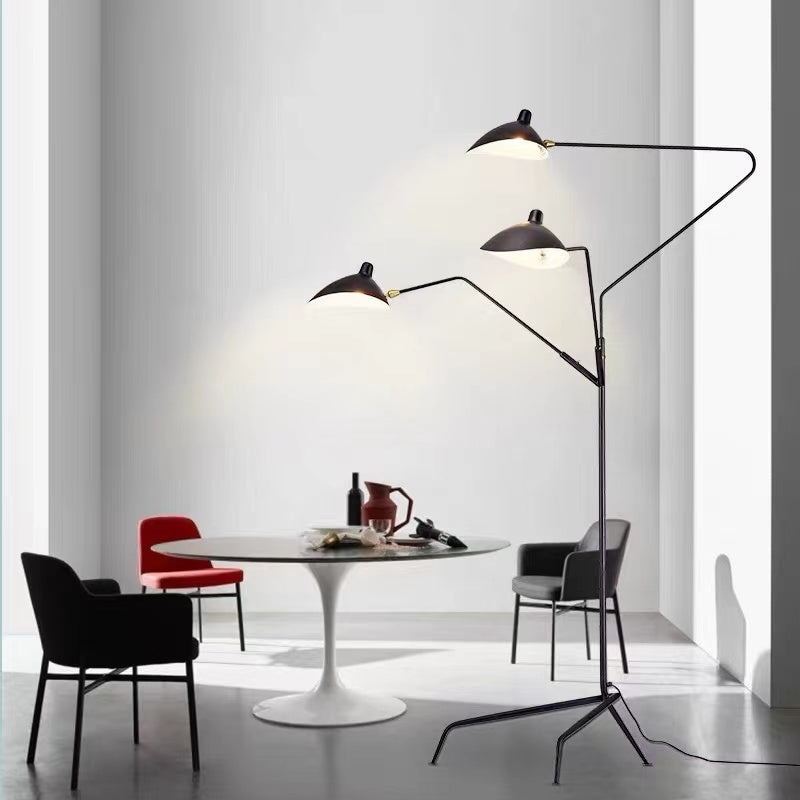 Schmitt Diseña Irregular Metal LED Lámpara de Pie Negra
