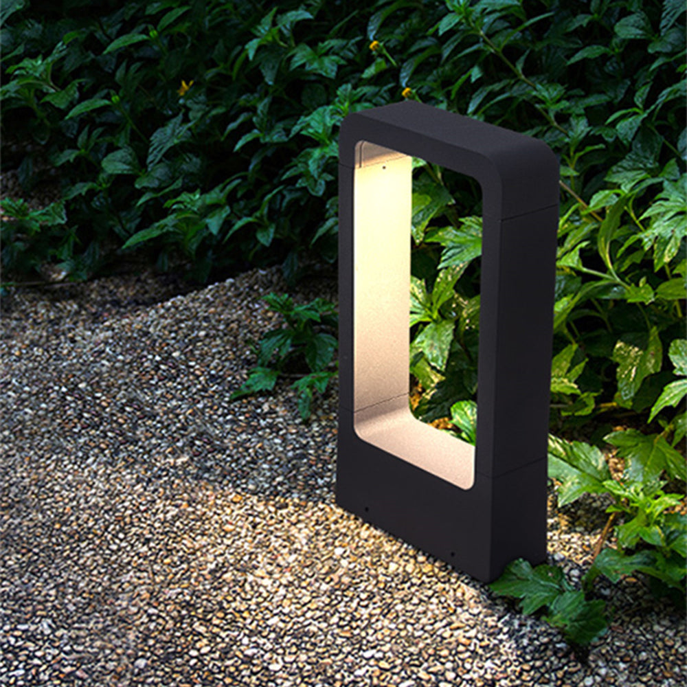 Ray Moderna Lámpara Exterior Rectangular Hueca de Metal, Negra