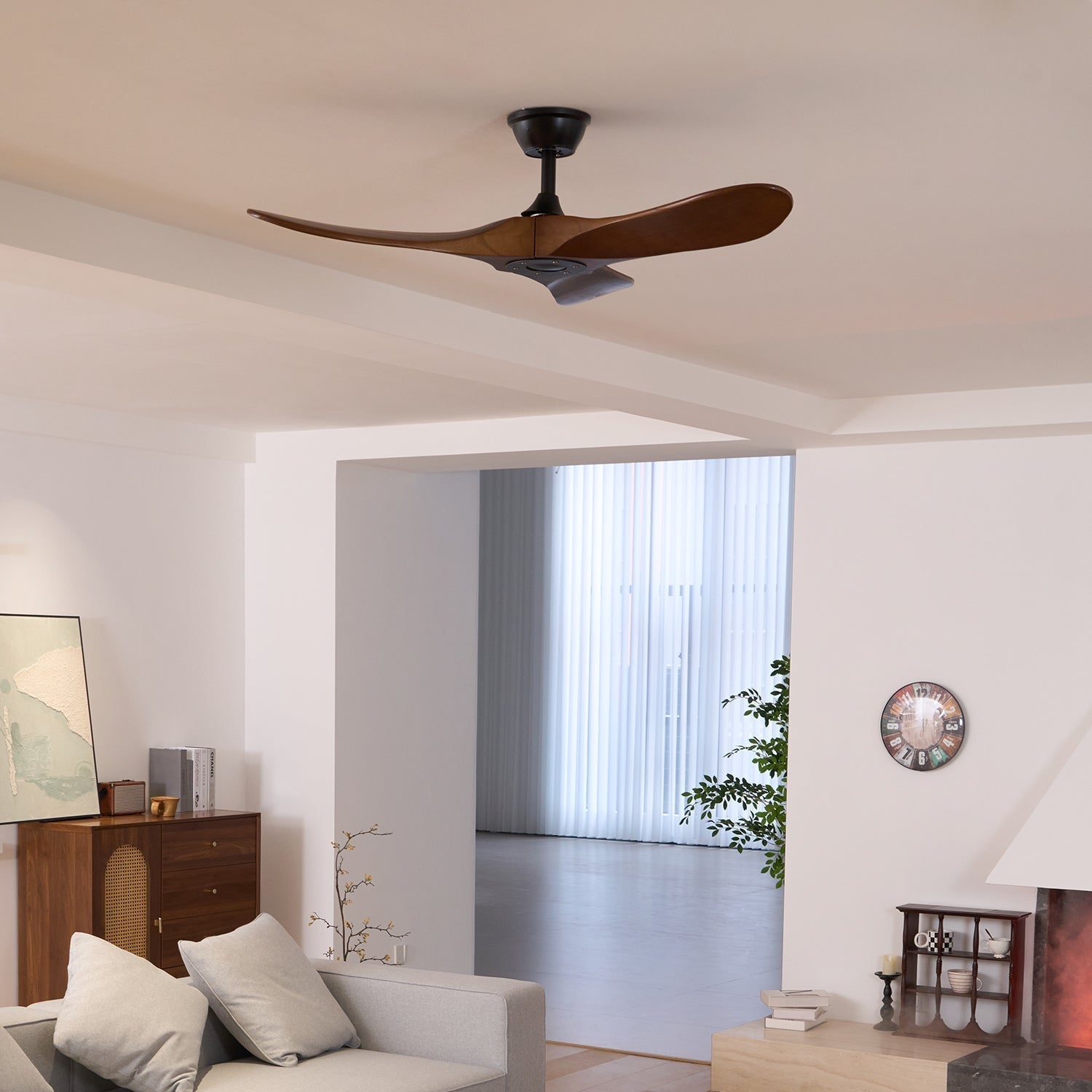 Ventilador de Techo de Madera Aviona con acabado de Veta de Madera Natural.