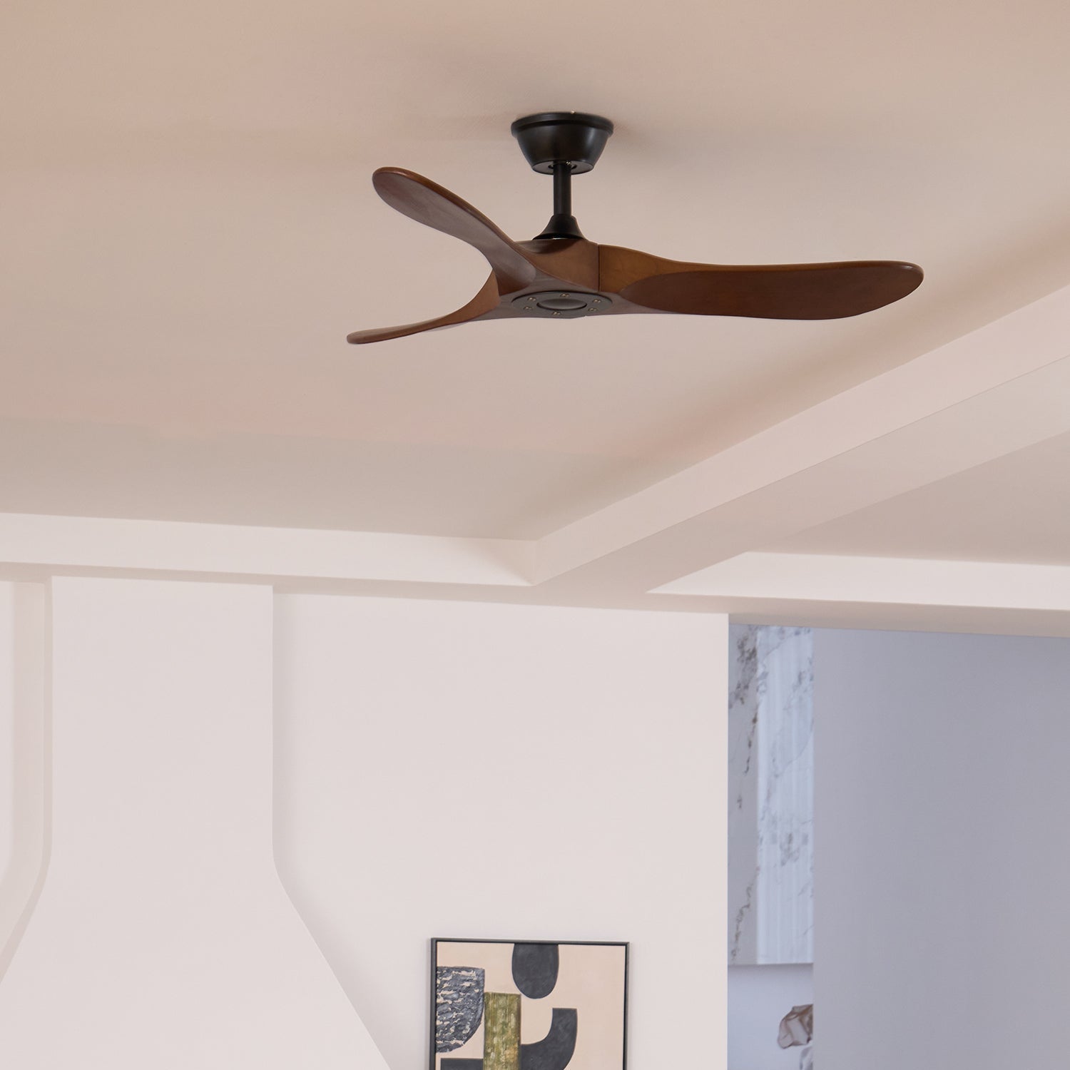 Ventilador de Techo de Madera Aviona en acabado Blanco.