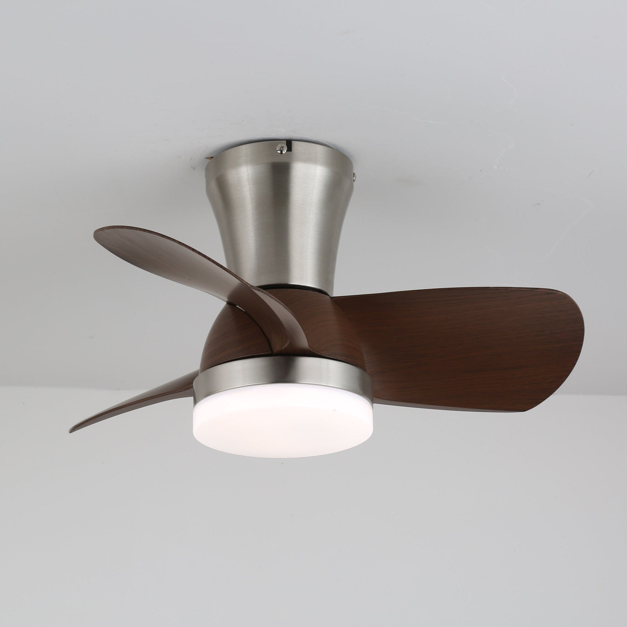 Lámpara Ventilador de Techo Moderna de Madera Deynor con LED encendido