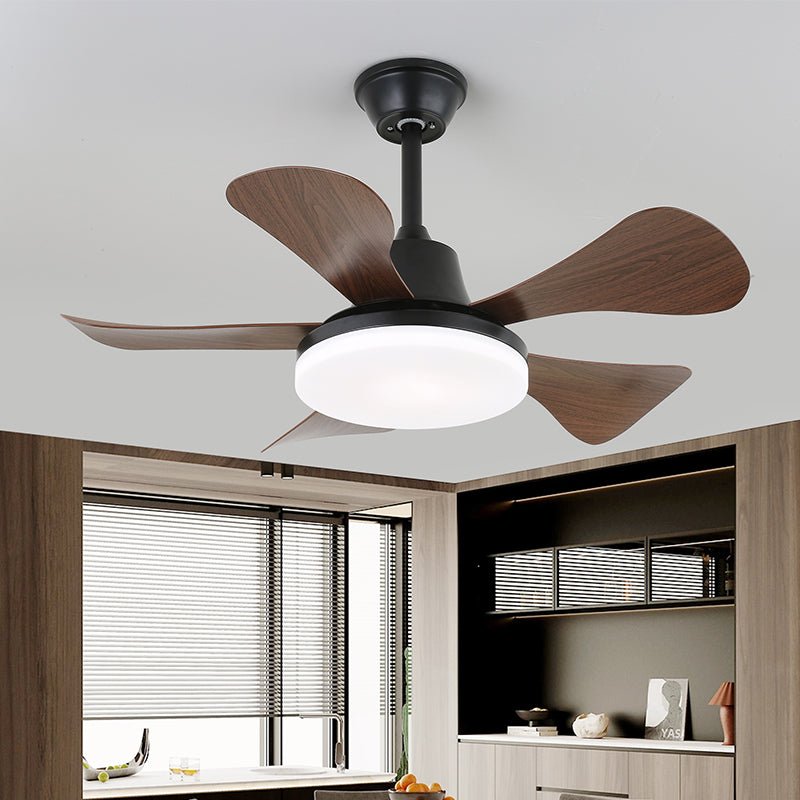 Ventilador de techo Aurefan con luz en un ambiente de salón moderno