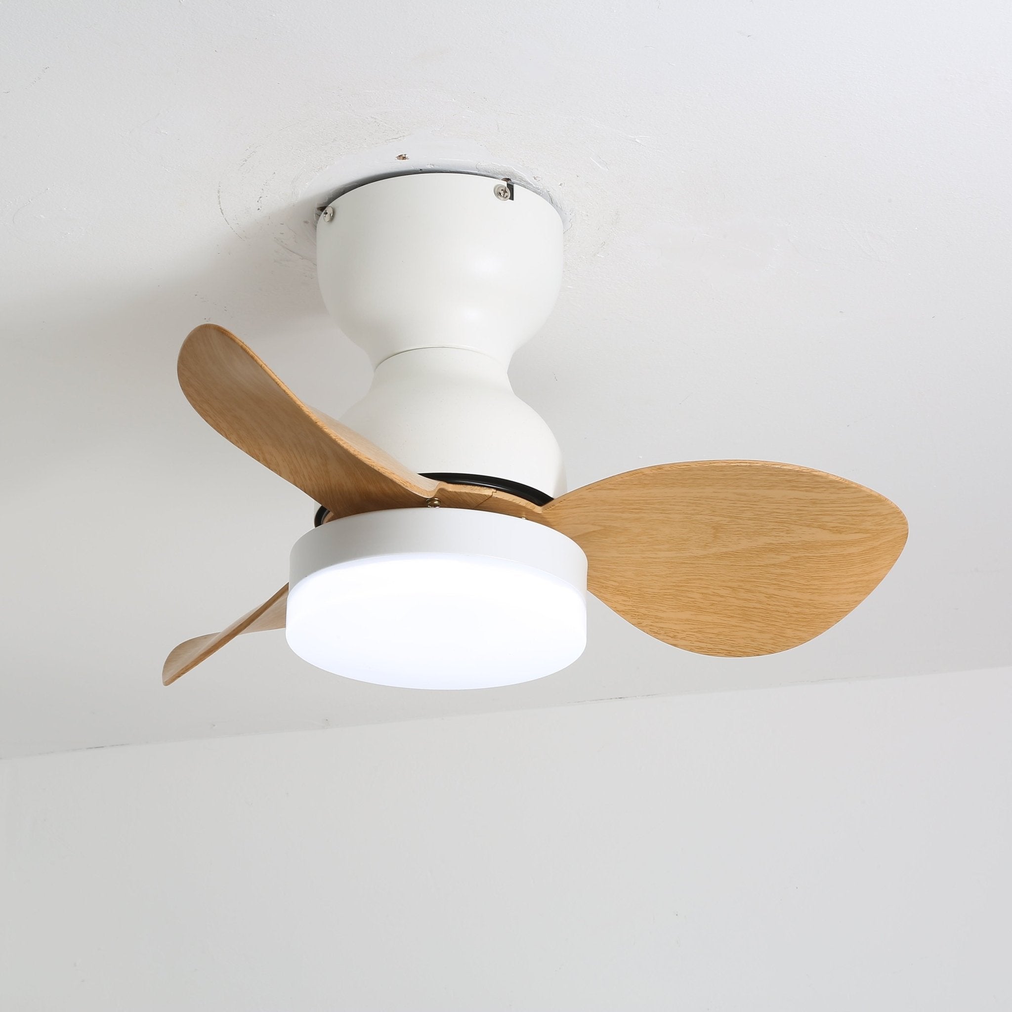 Ventilador de Techo Silas con Luz en acabado blanco