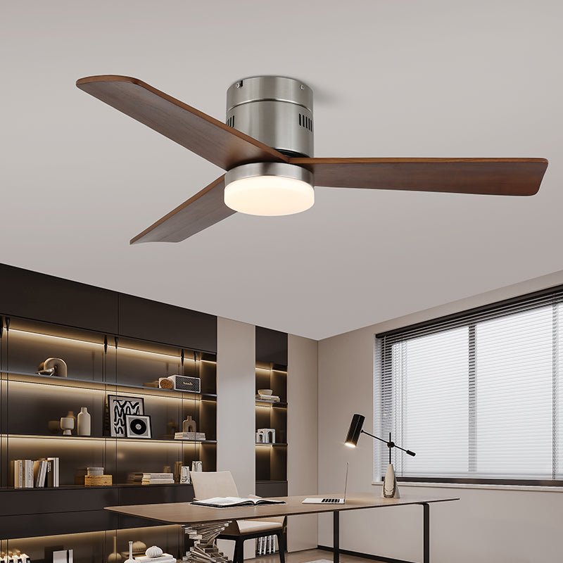 Vista de cerca de las aspas de madera del Ventilador de Techo Eris Minimalista de Madera con Luz