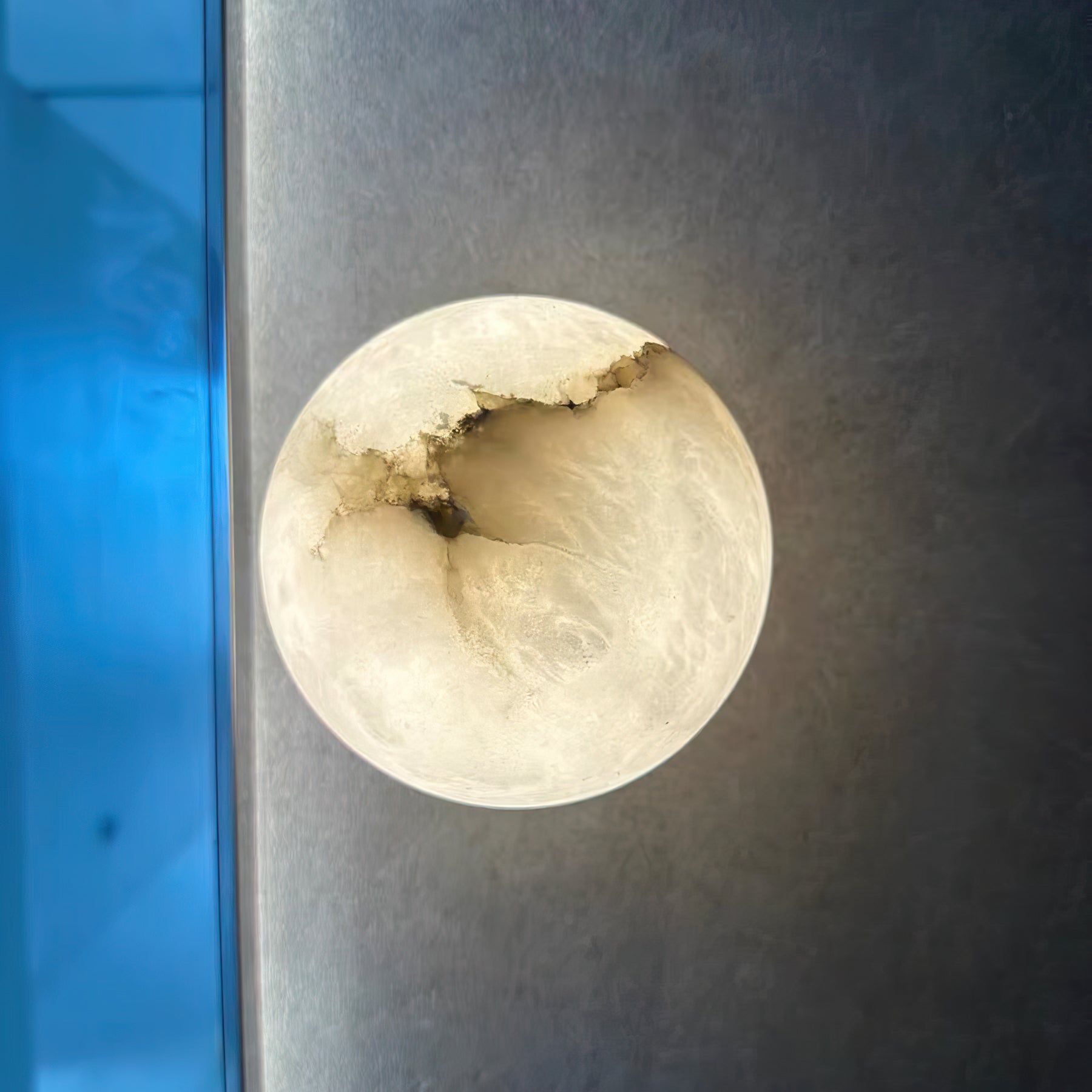 Vevinir Alabaster Globe Wall Light - Letslighting