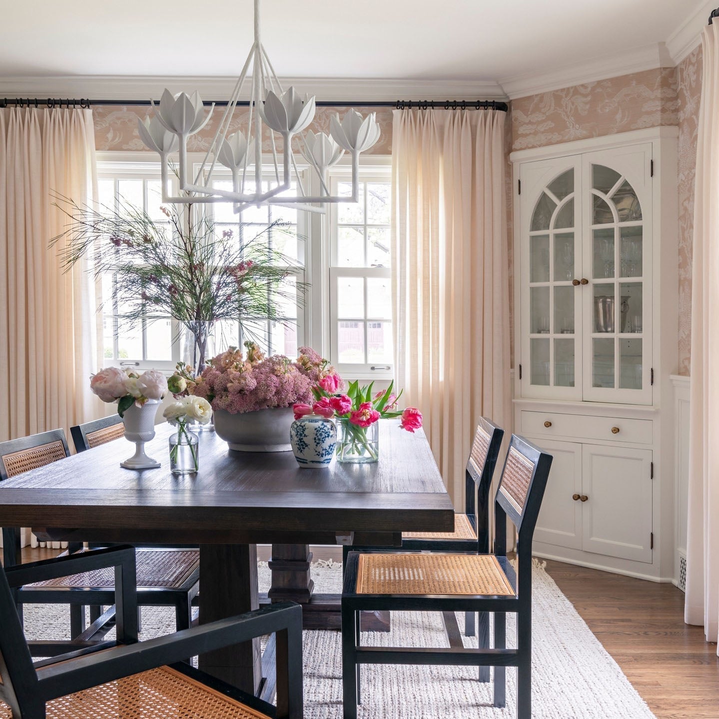 Ulmaris Floral Metal Chandelier - Letslighting