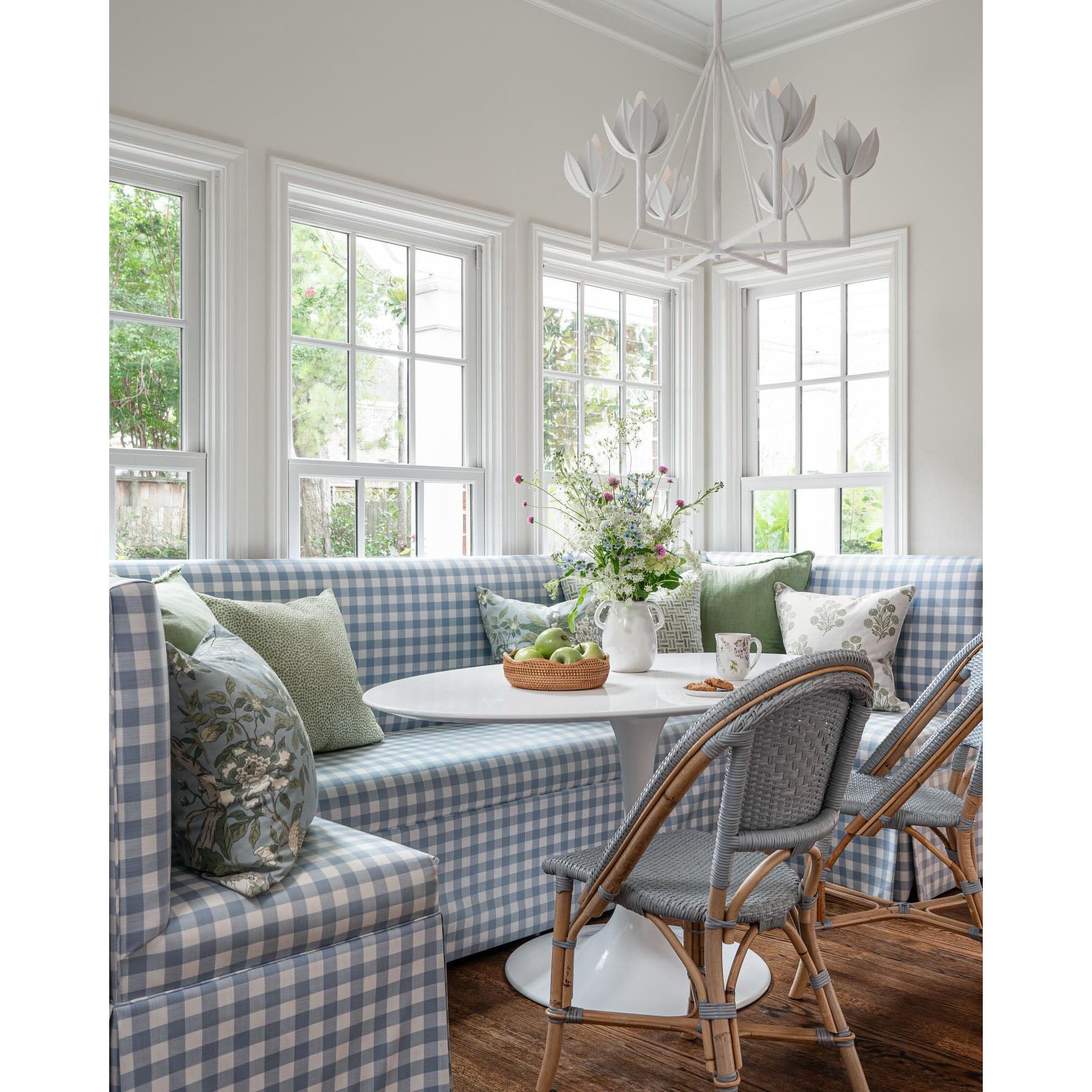 Ulmaris Floral Metal Chandelier - Letslighting