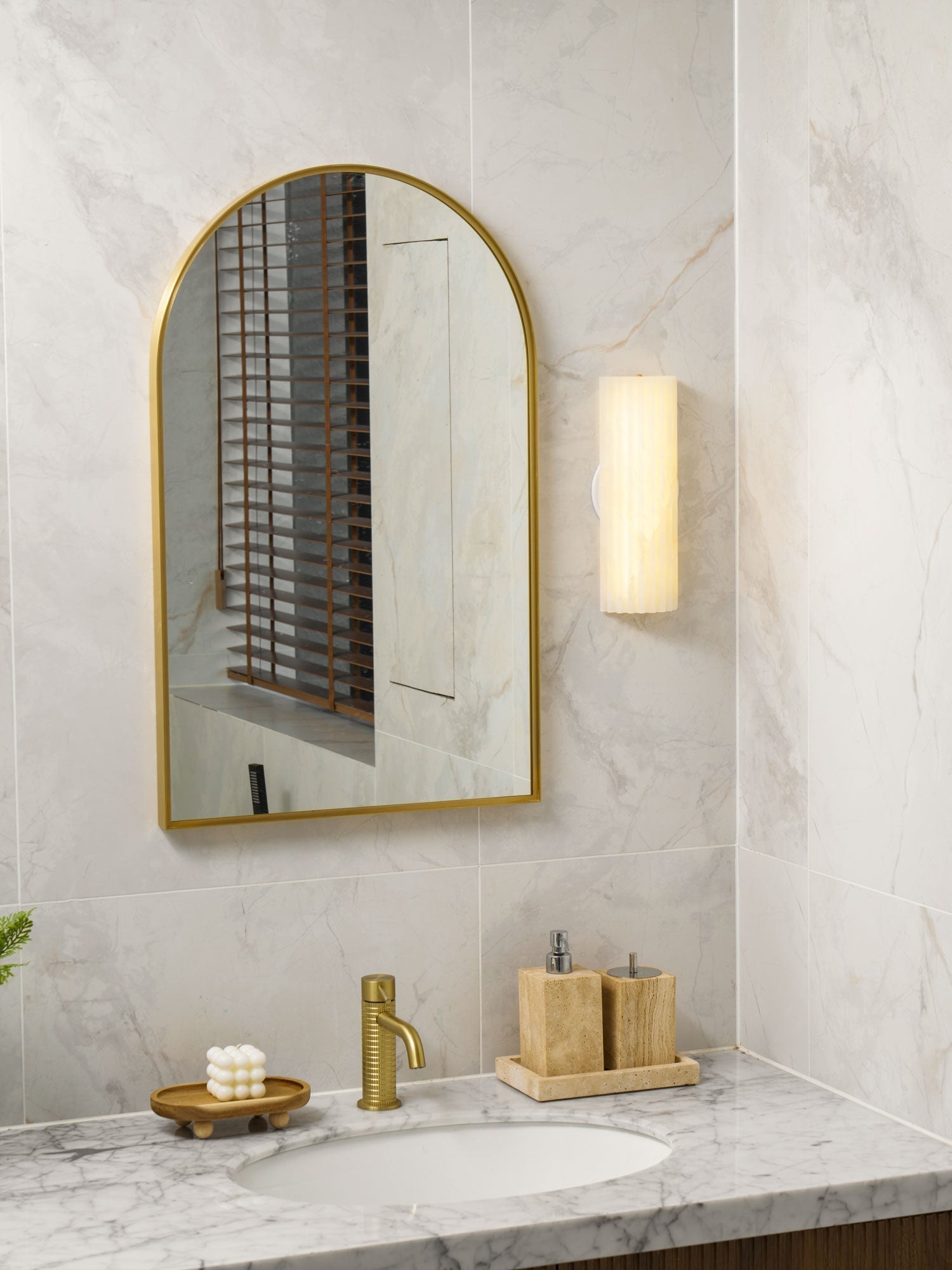 Orcarion Alabaster Wall Lamp - Letslighting