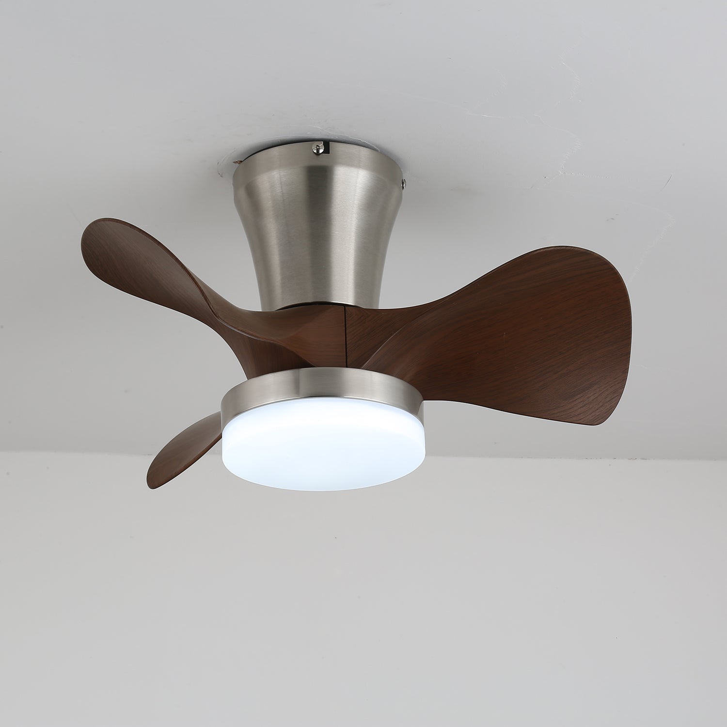 Ventilador de Techo Nera Moderno de Madera con Luz, primer plano de la pantalla acrílica