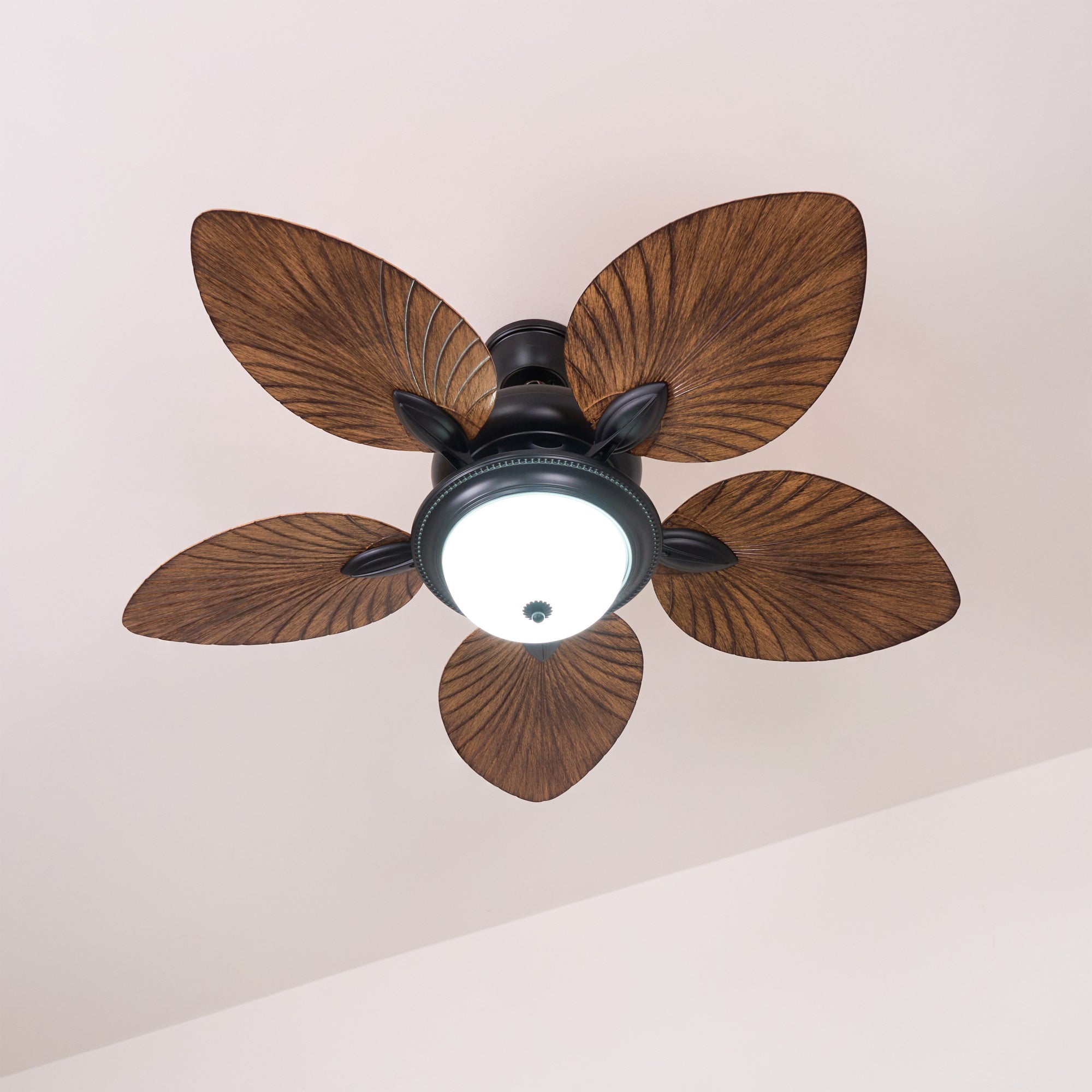 Ventilador de Techo Tropical Virel de Madera con Luz, imagen de estilo de vida
