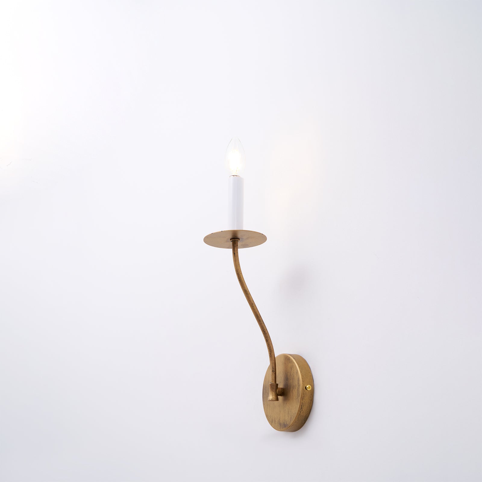 Eris  Wall Lamp Brass