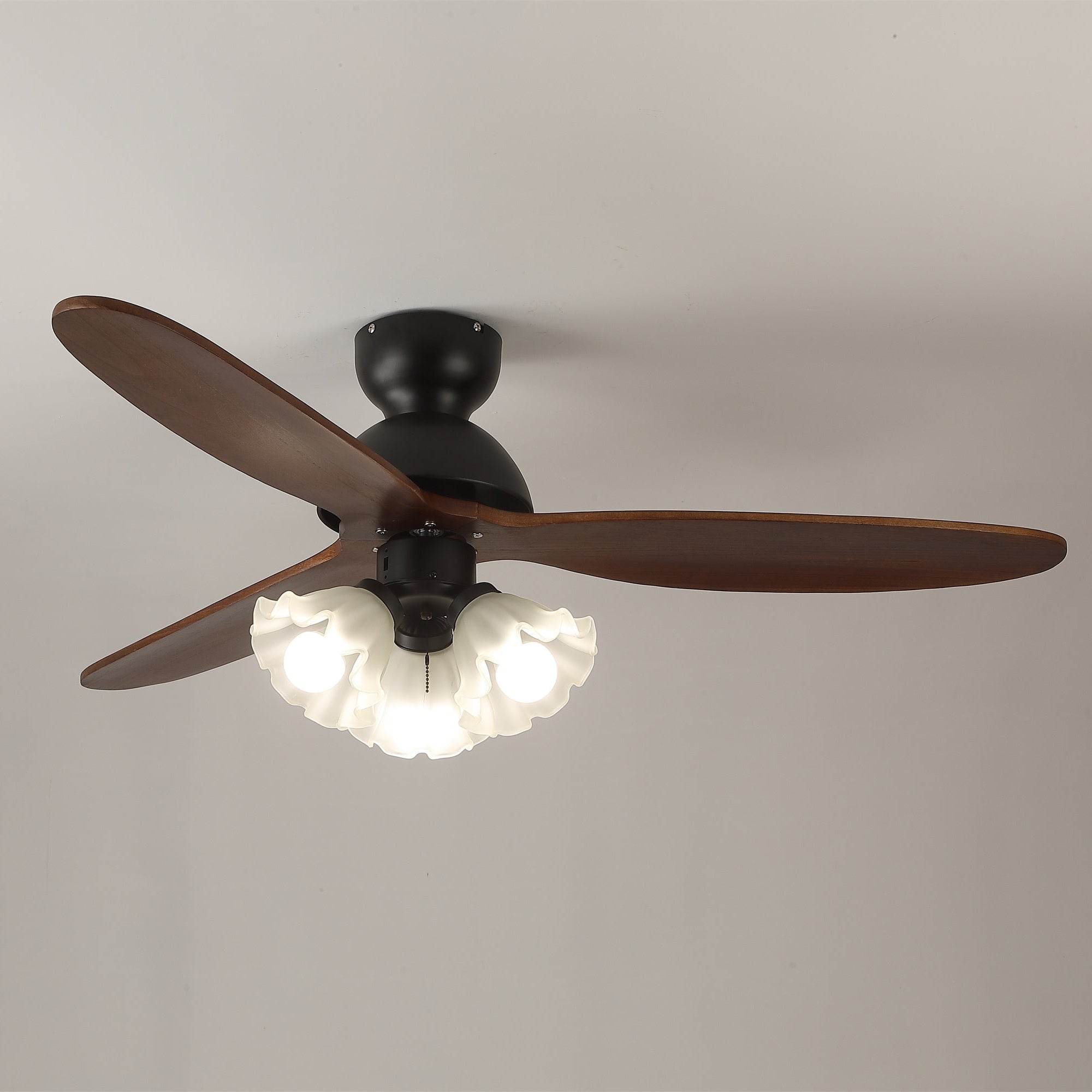 Componentes de embalaje o instalación para el ventilador con luz Novrik Air.