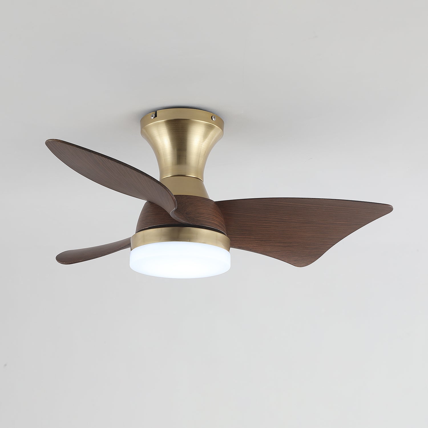 Otro ángulo de la Lámpara Ventilador de Techo Moderna de Madera Aureon