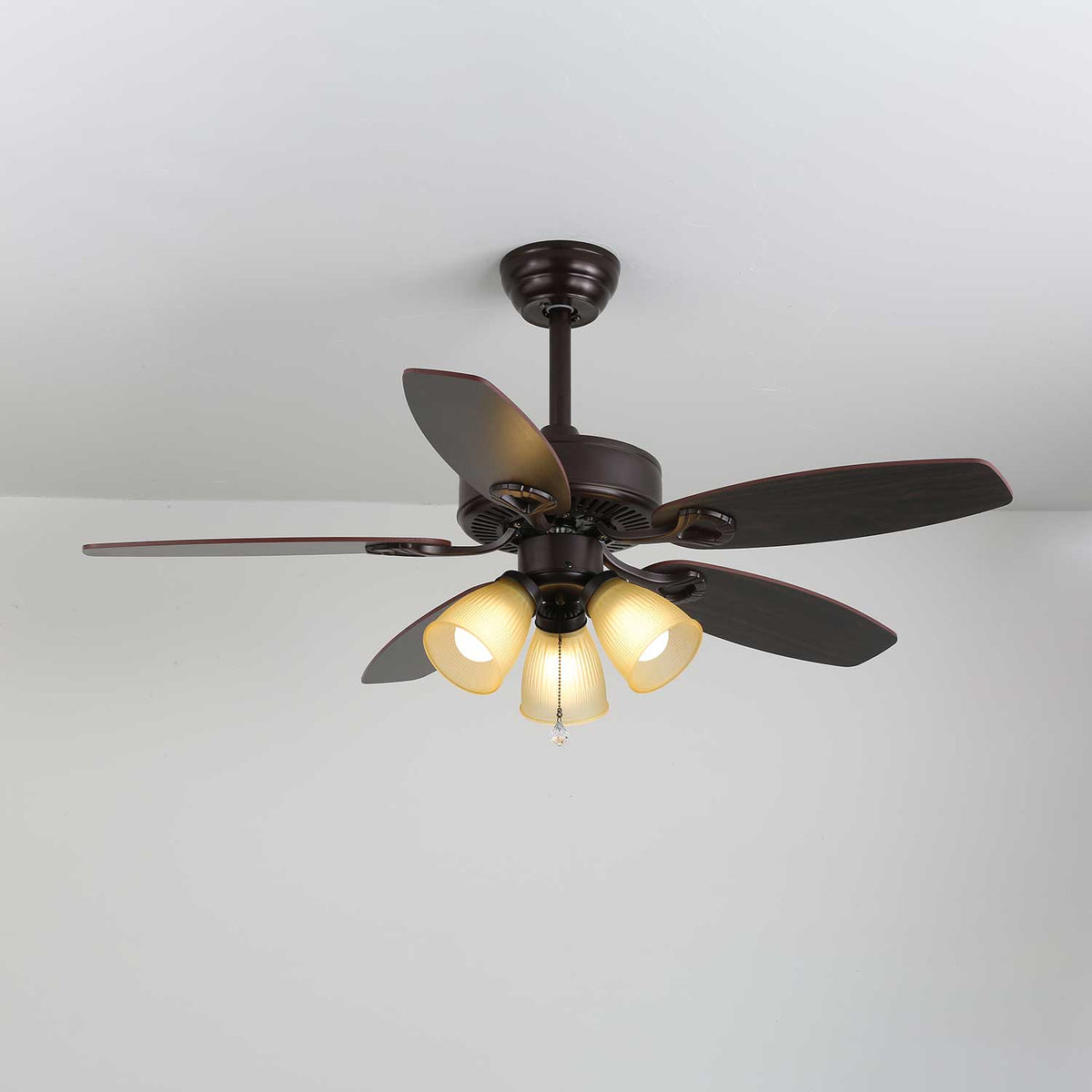 Ventilador de Techo Calviera Vintage de Madera y Cristal con Luz con sus aspas de ABS