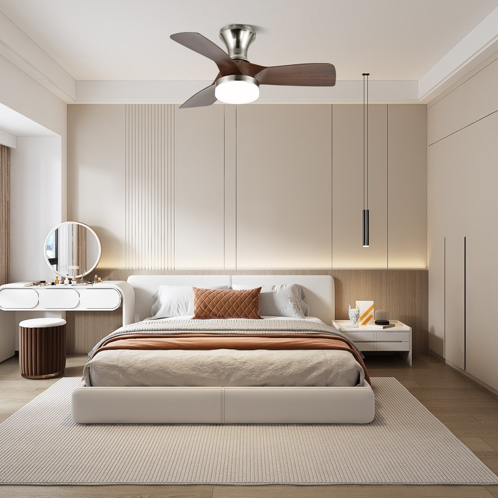 Ventilador de Techo Mirella con luz, estructura de metal plateado y aspas de madera