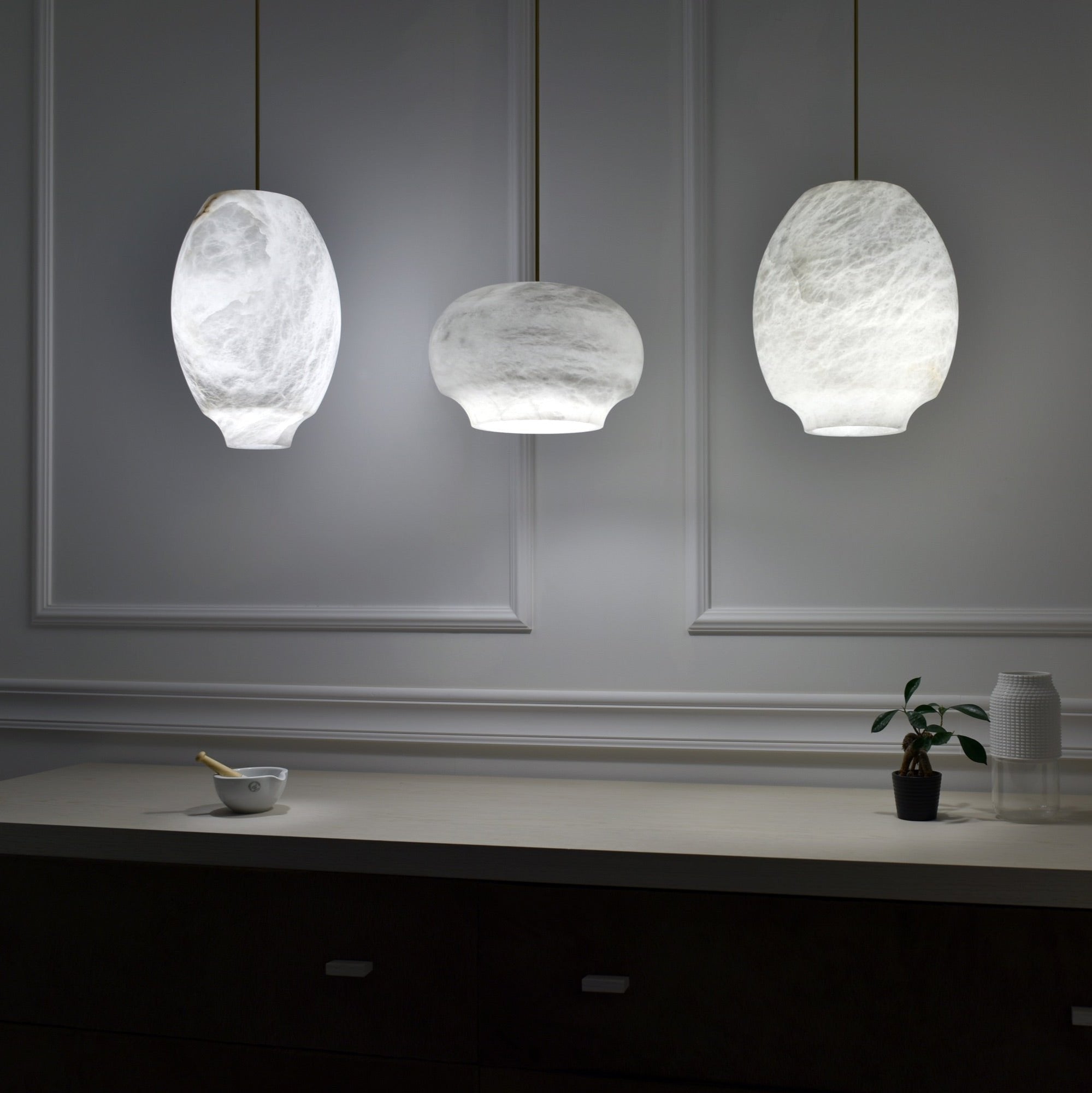 Thalia Minimalist Alabaster Pendant Light - Letslighting