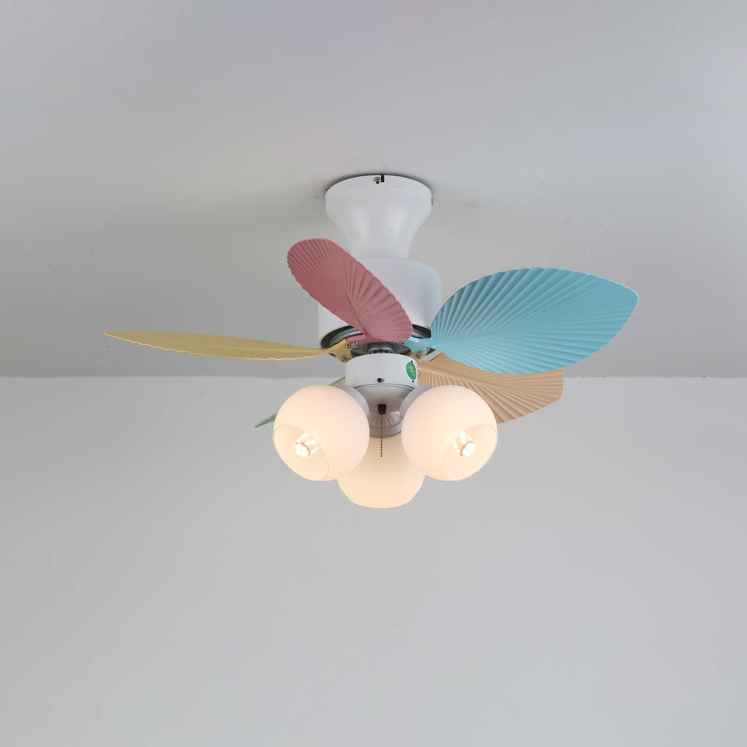 Ventilador de Techo Liora de Cristal Colorido, toma de producto limpia