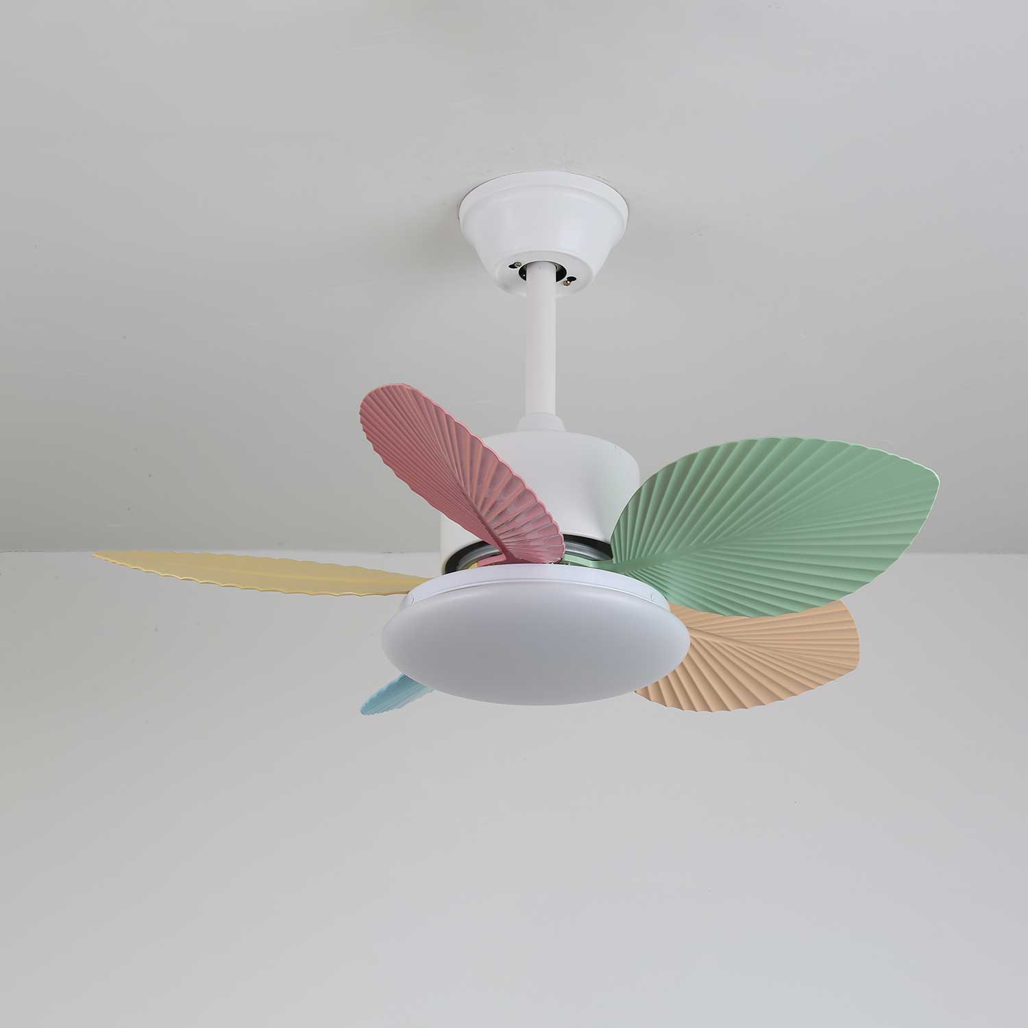Ventilador de Techo Liora de Cristal Colorido, otra vista detallada