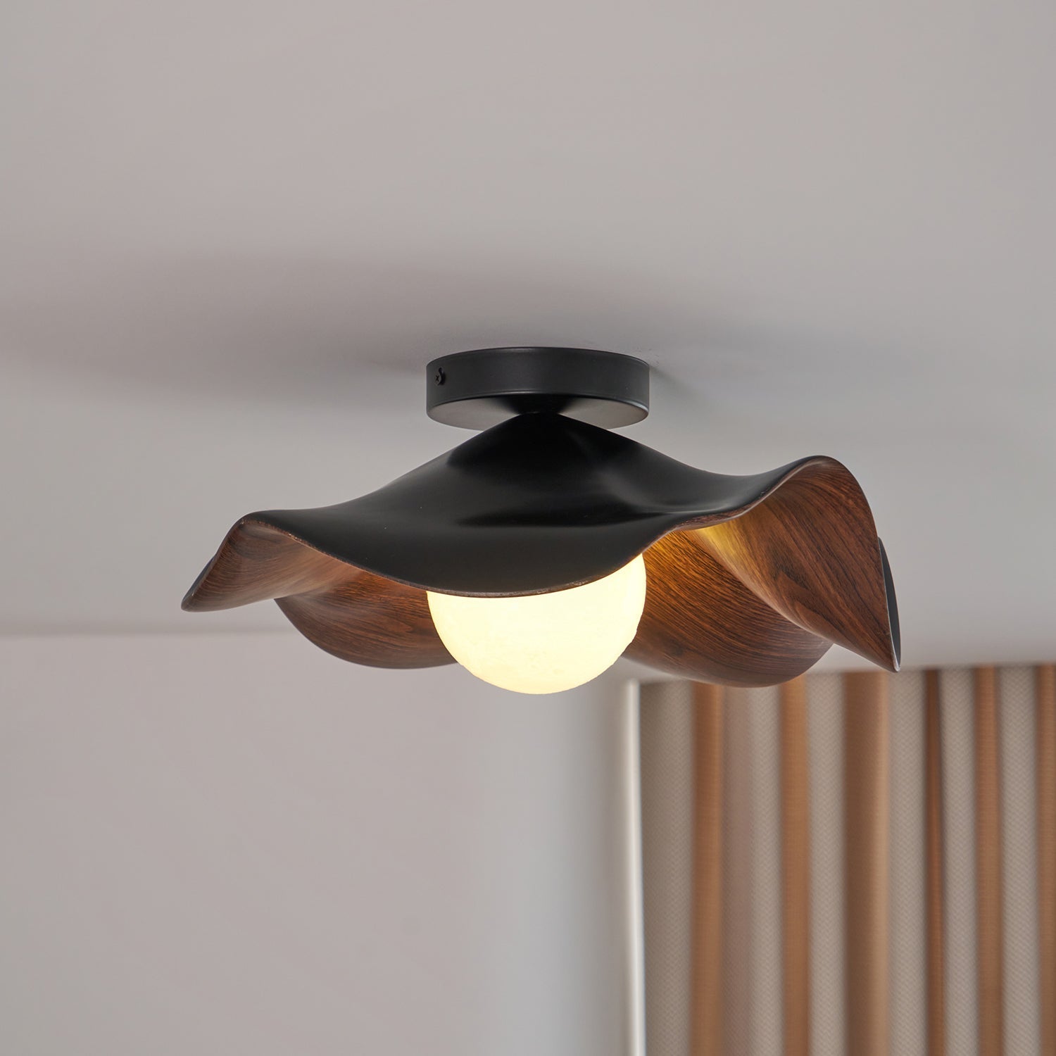 Muto Lámpara de Techo de Madera en Negro y Blanco