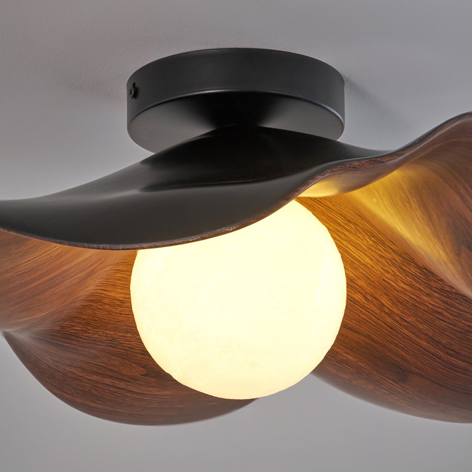 Muto Lámpara de Techo de Madera en Negro y Blanco