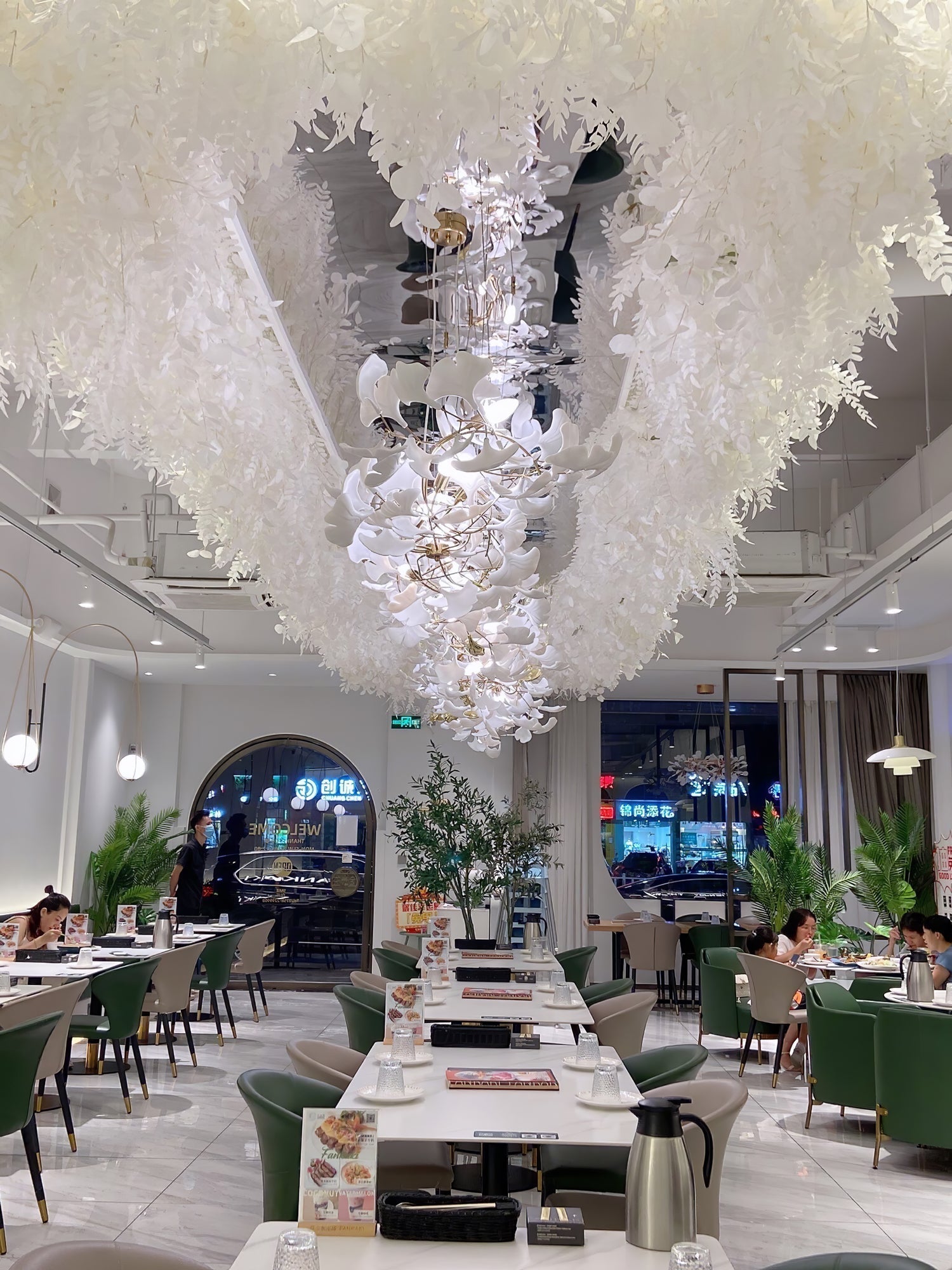Eurzoris Gingko Metal Leaf Chandelier - Letslighting