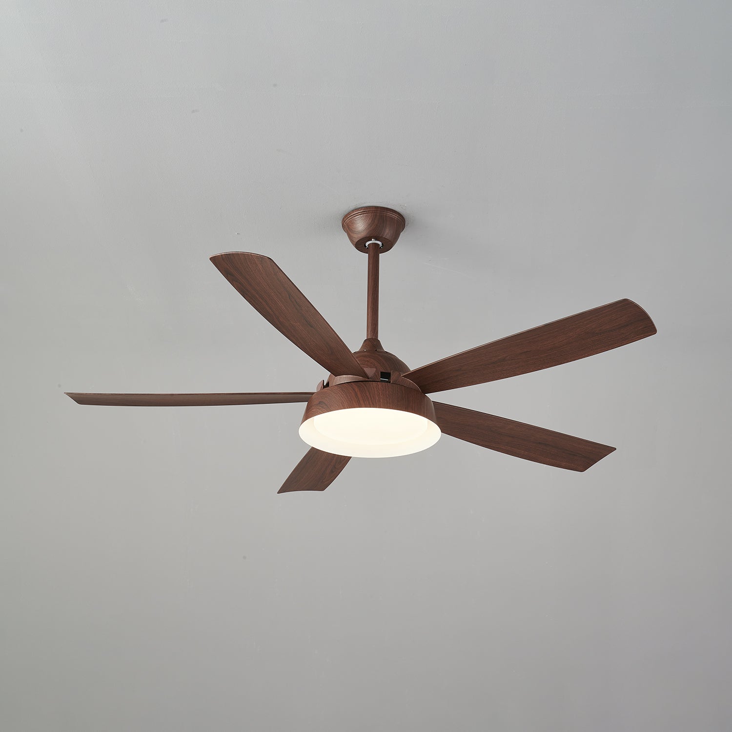 Ventilador de Techo Orvino con Luz de Madera, detalle del motor de cobre puro