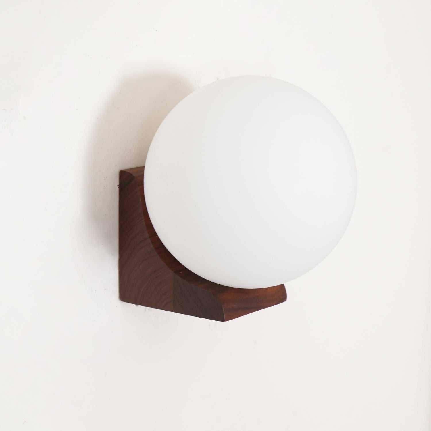 Evelyn Orb Wall Lamp - Letslighting