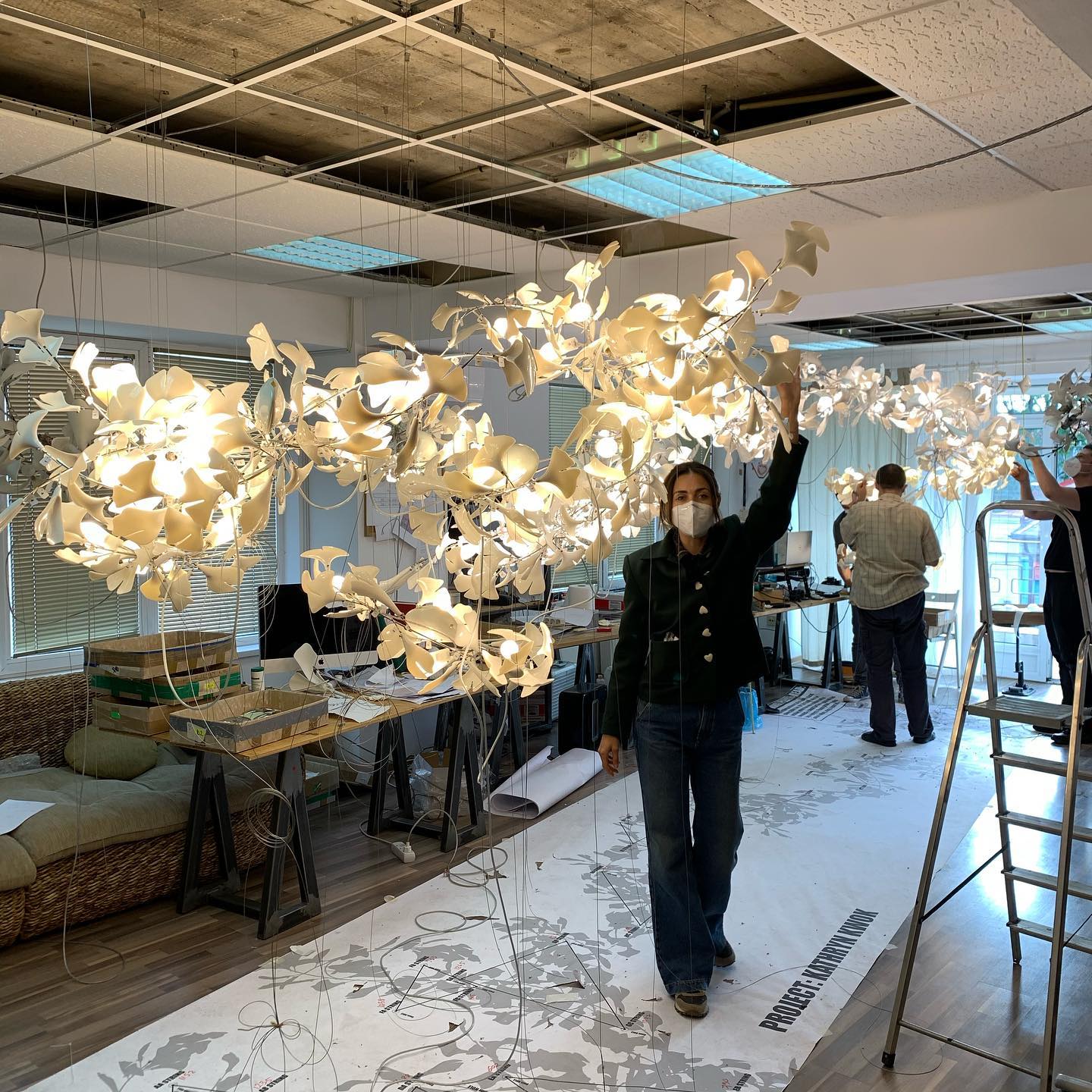 Eurzoris Gingko Metal Leaf Chandelier - Letslighting