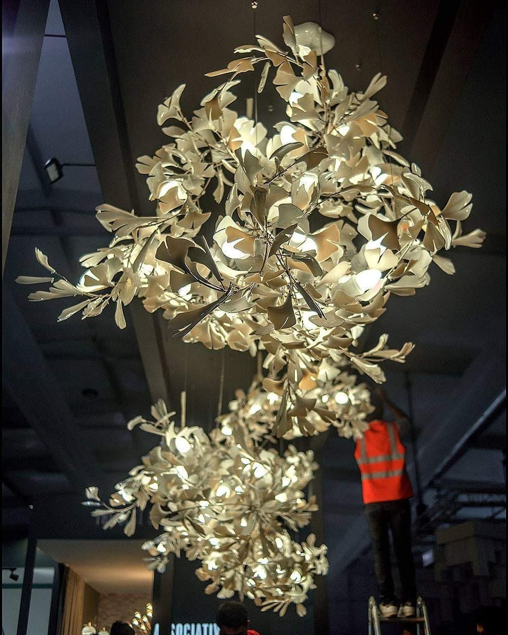 Eurzoris Gingko Metal Leaf Chandelier - Letslighting