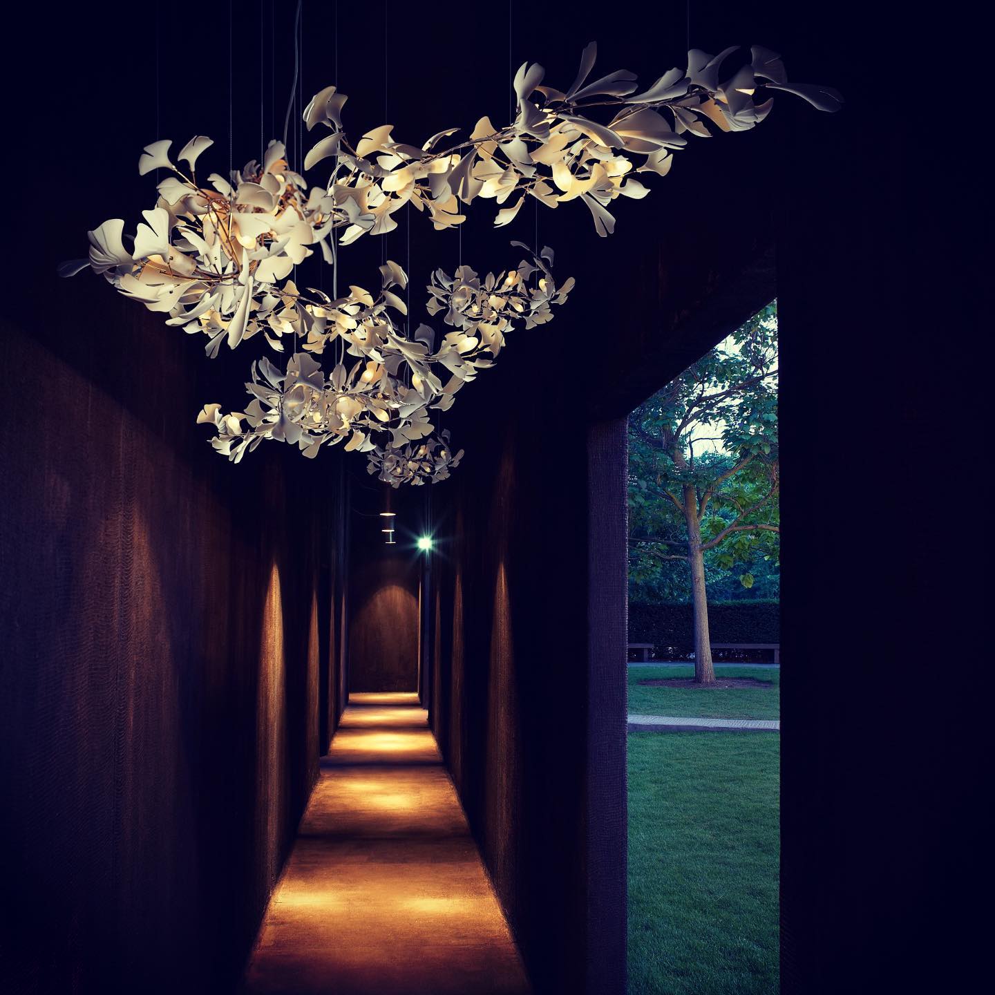 Eurzoris Gingko Metal Leaf Chandelier - Letslighting
