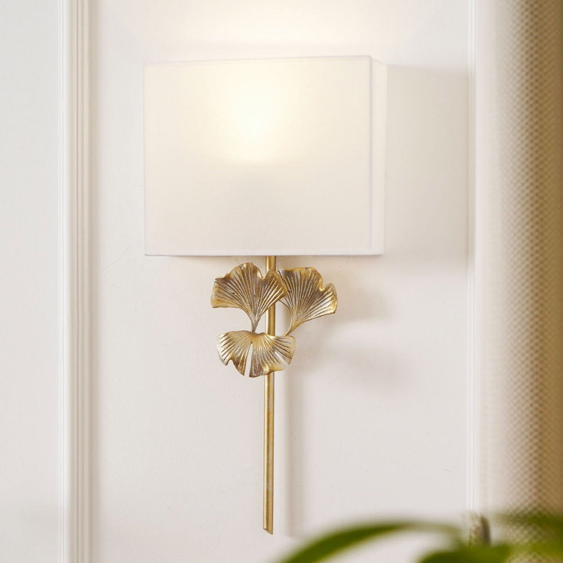 Silva Lámpara de Pared Hoja de Ginkgo