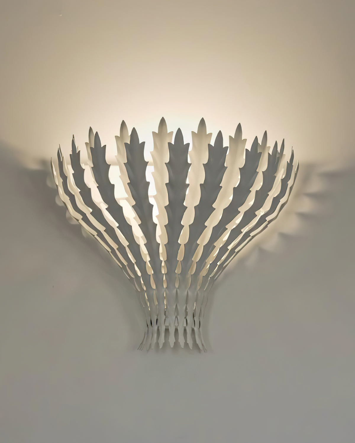 Wall Light Handmade Leaf Motif Metal Body Elegant Sconce - Letslighting