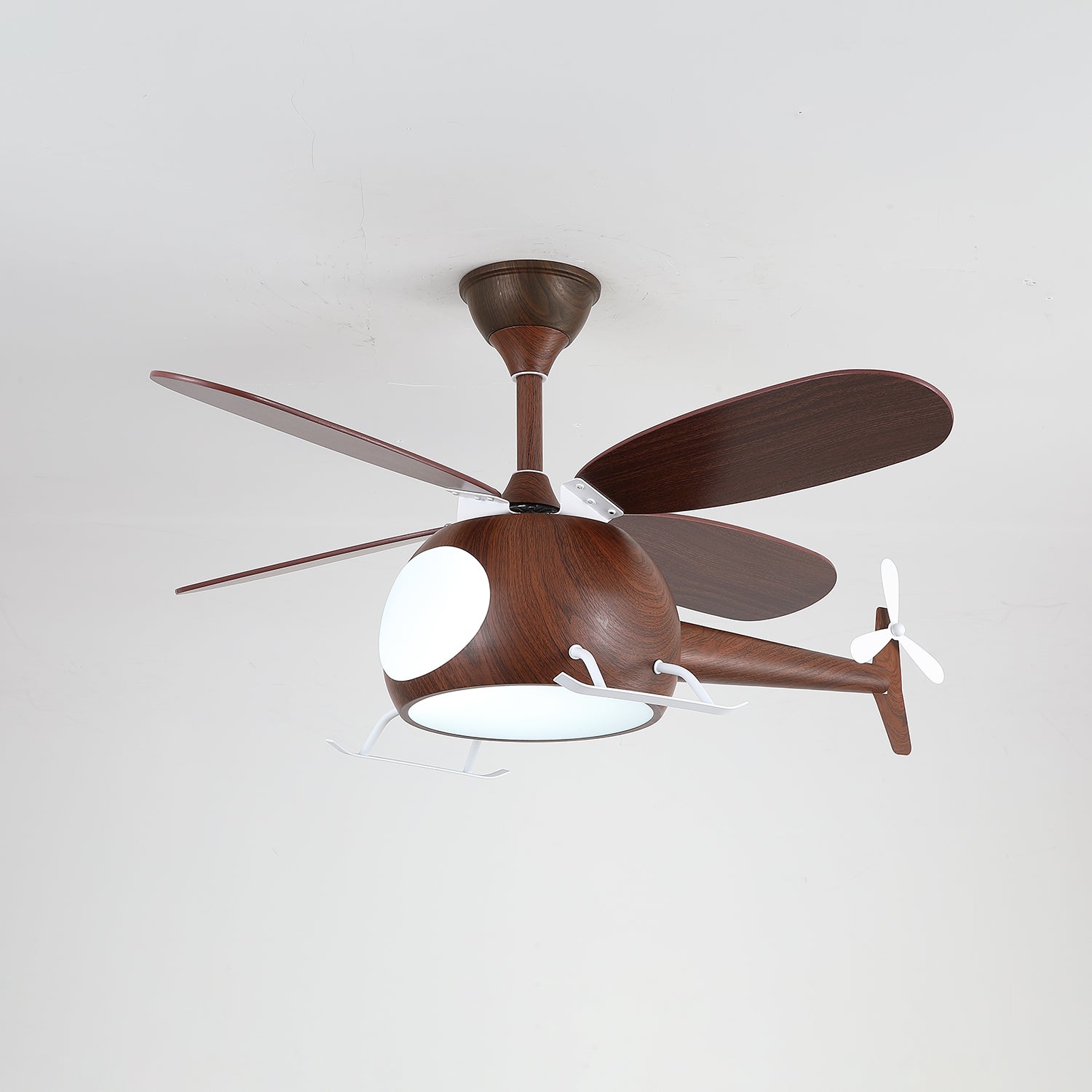 Ventilador con luz Aviara en opción de acabado Color Madera