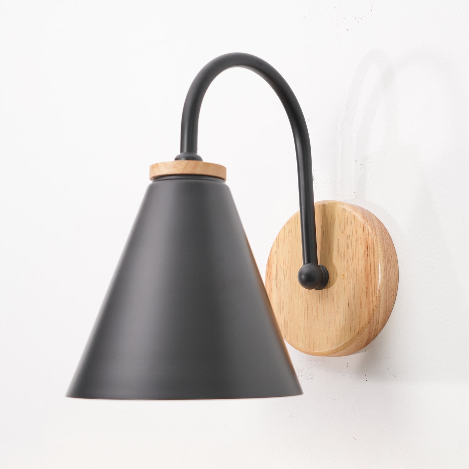 Muto Lámpara de Pared de Madera Nórdica