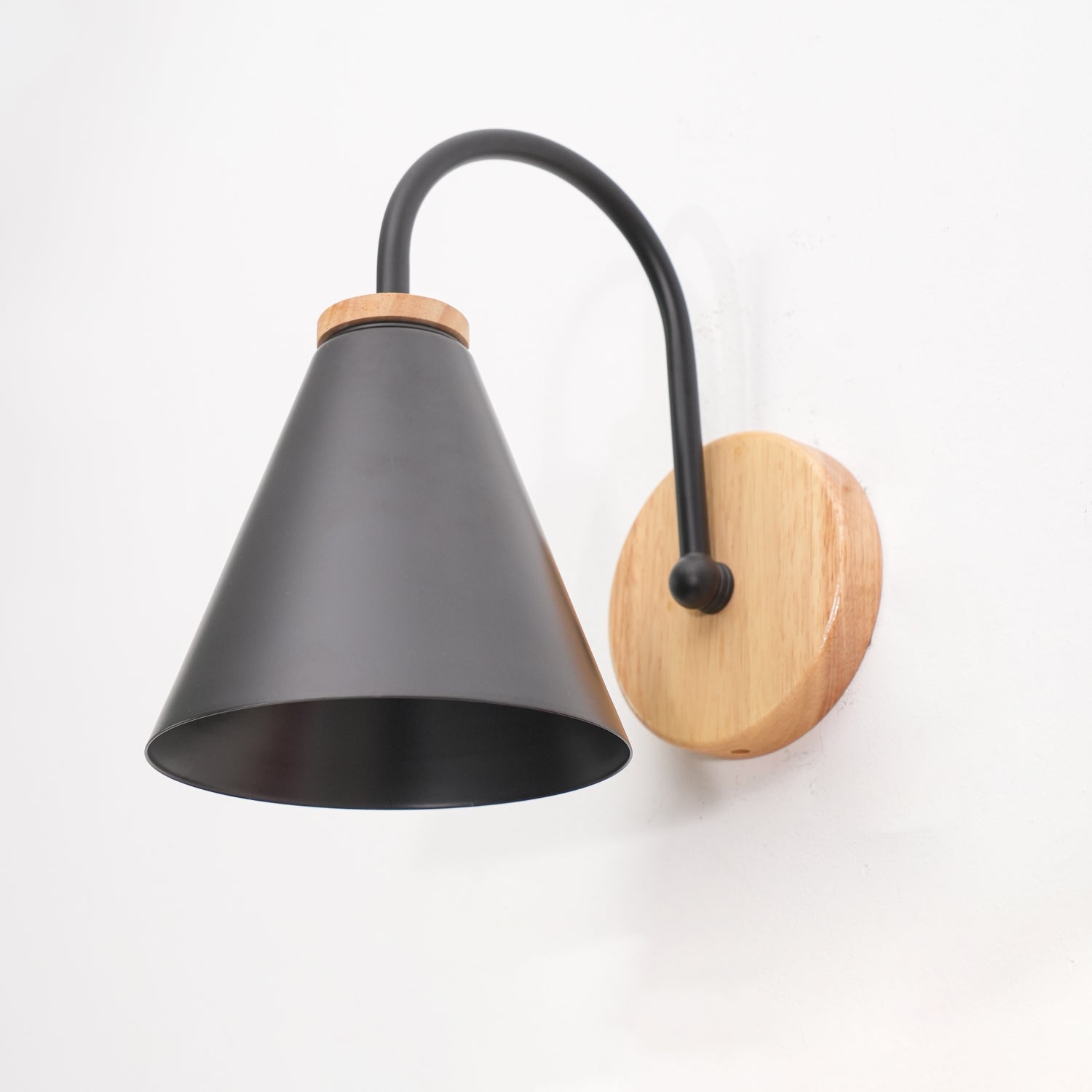 Muto Lámpara de Pared de Madera Nórdica