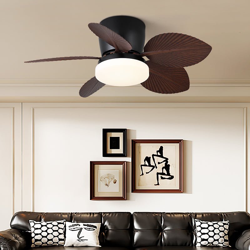 Primer plano de las aspas y el motor del Ventilador de Techo con Luz Qilv Breeze