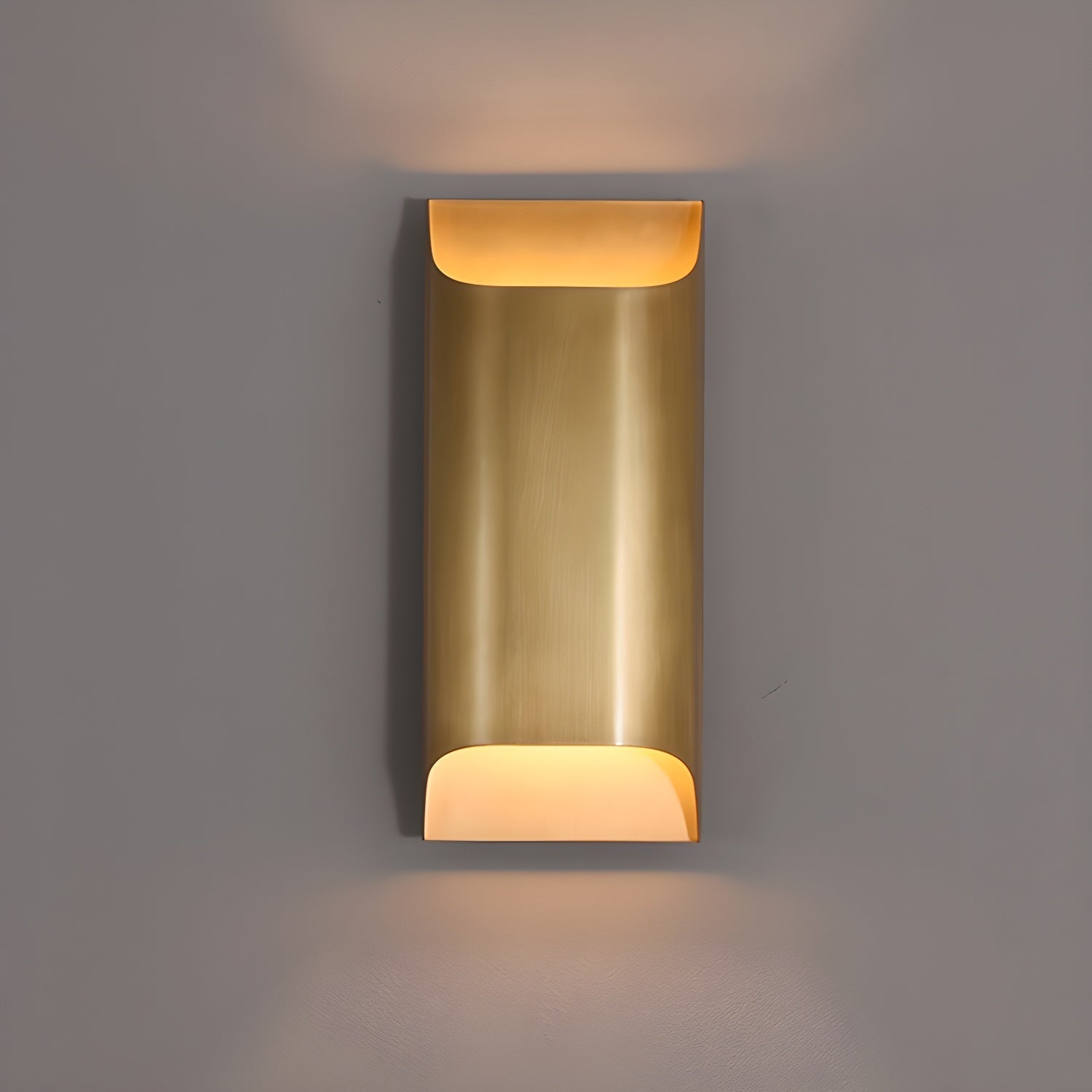 Leclerc Brass Wall Lamp - Letslighting