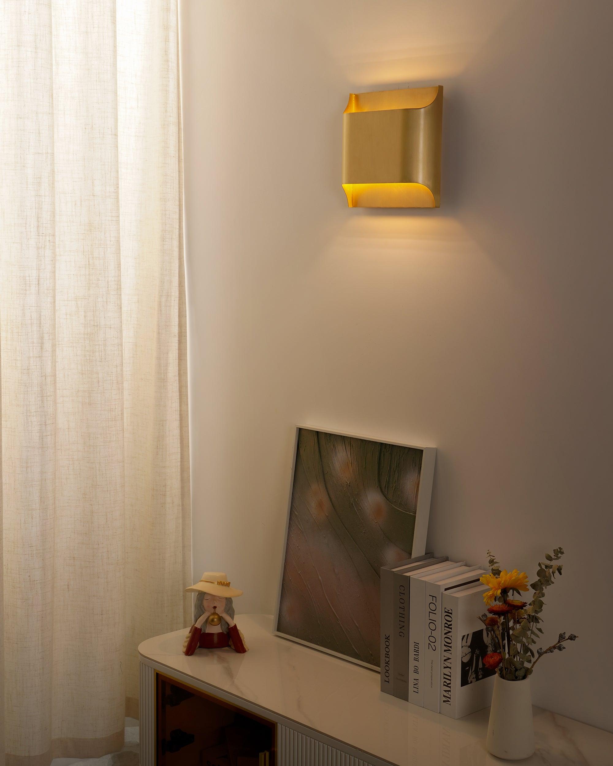 Leclerc Brass Wall Lamp - Letslighting